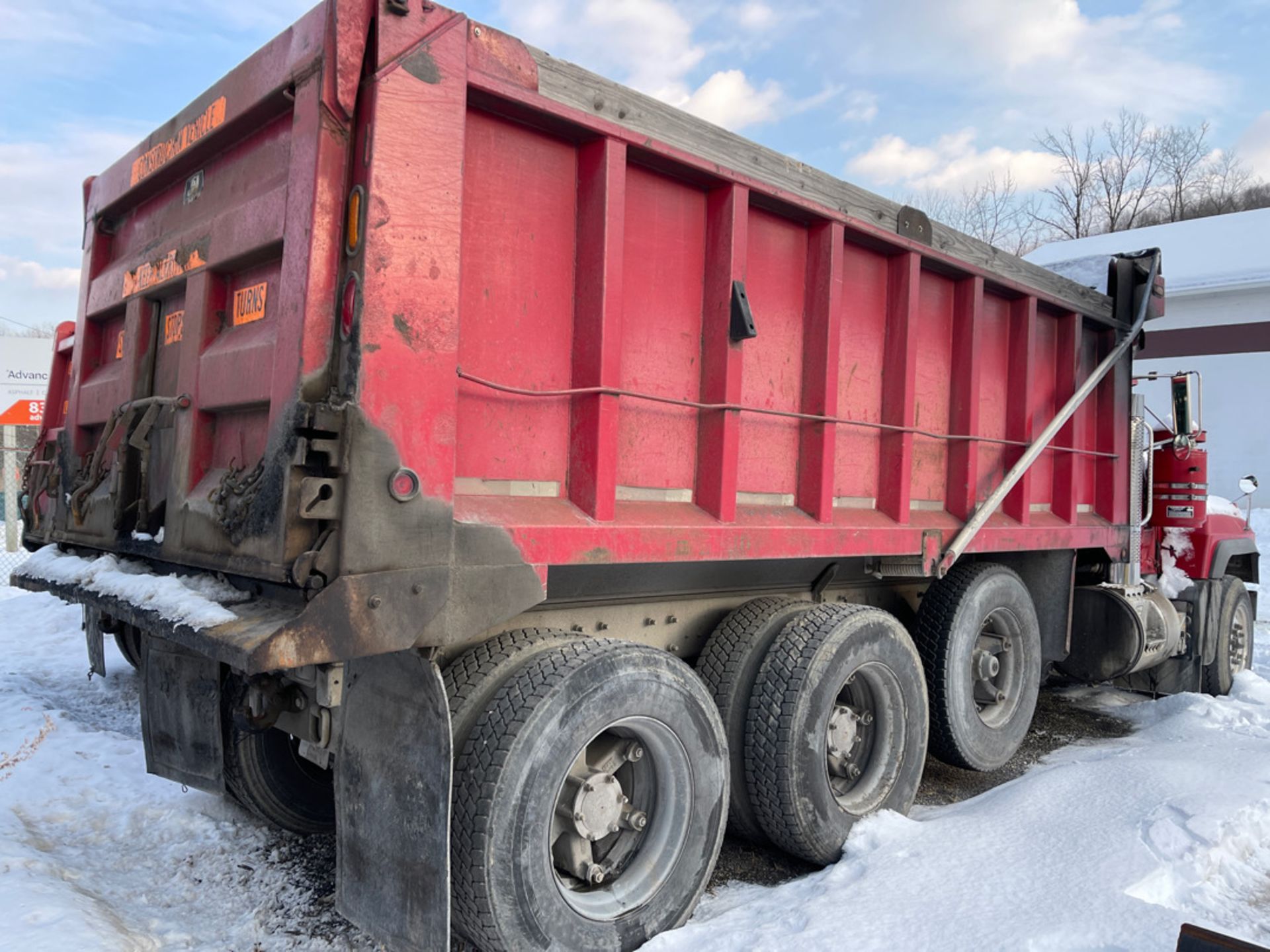 2002 Mack 600 Dump Truck - Image 3 of 8