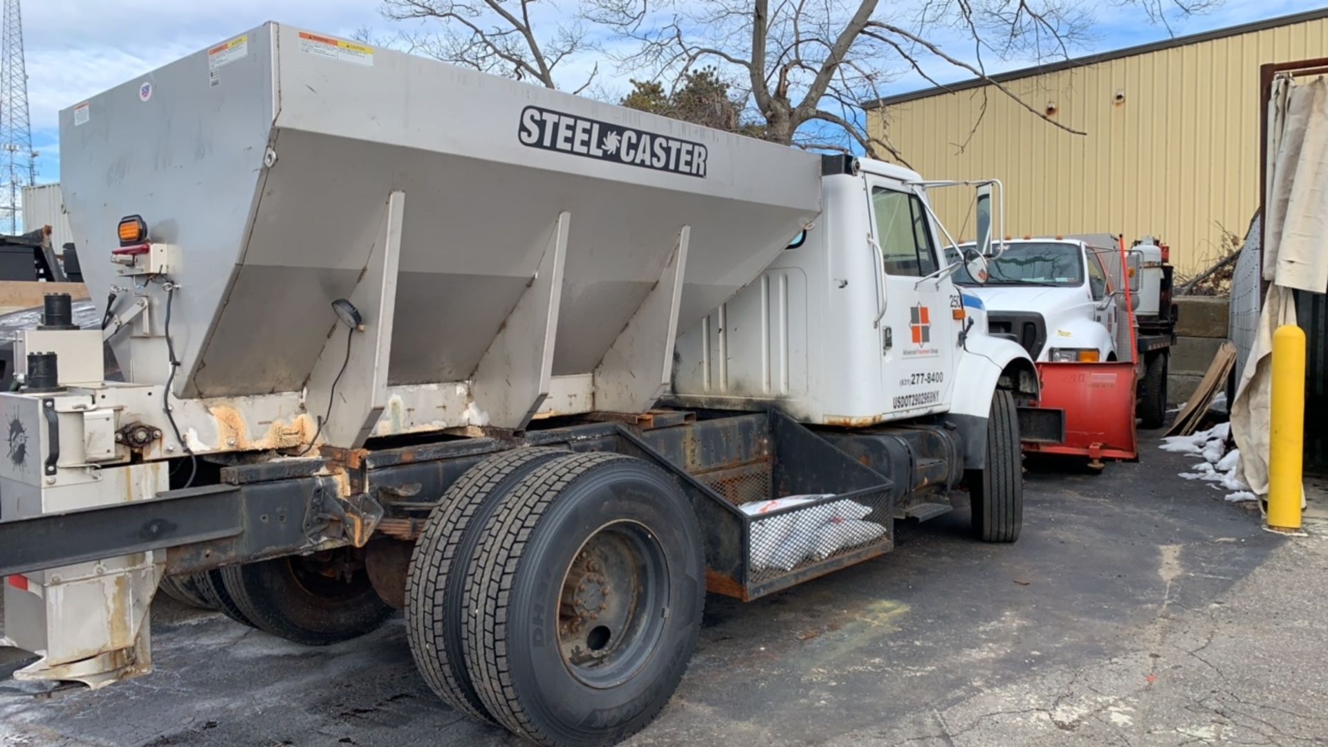 1993 International 4700 Plow Truck - Image 7 of 13