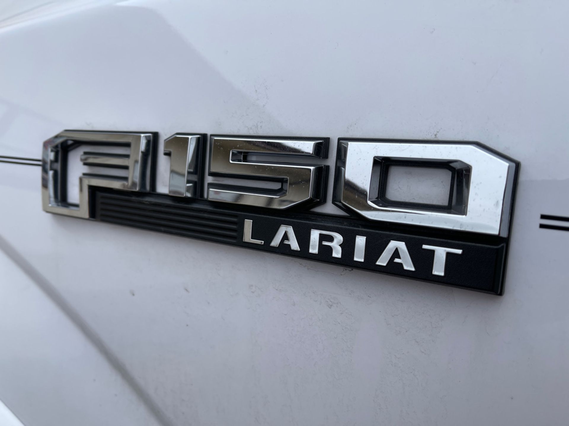 2019 Ford F150 Lariat - Image 10 of 17