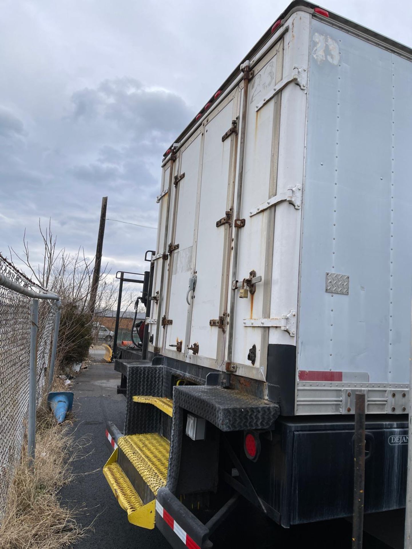 2008 Ford F750XL Box Truck Concrete Poly Lift Truck with Generator and Compressor - Image 4 of 24