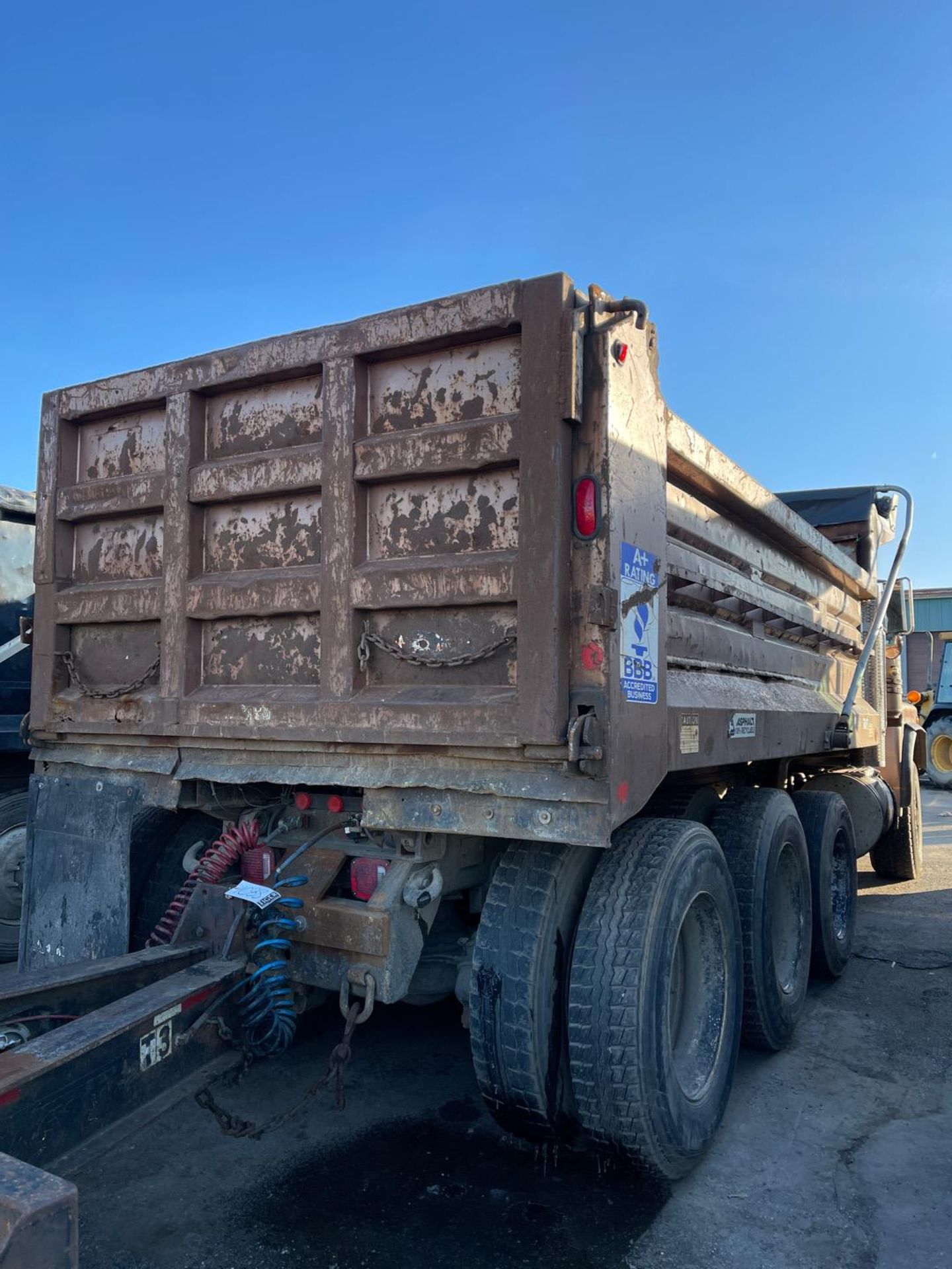 1998 Mack 600 Dump Truck - Image 3 of 9