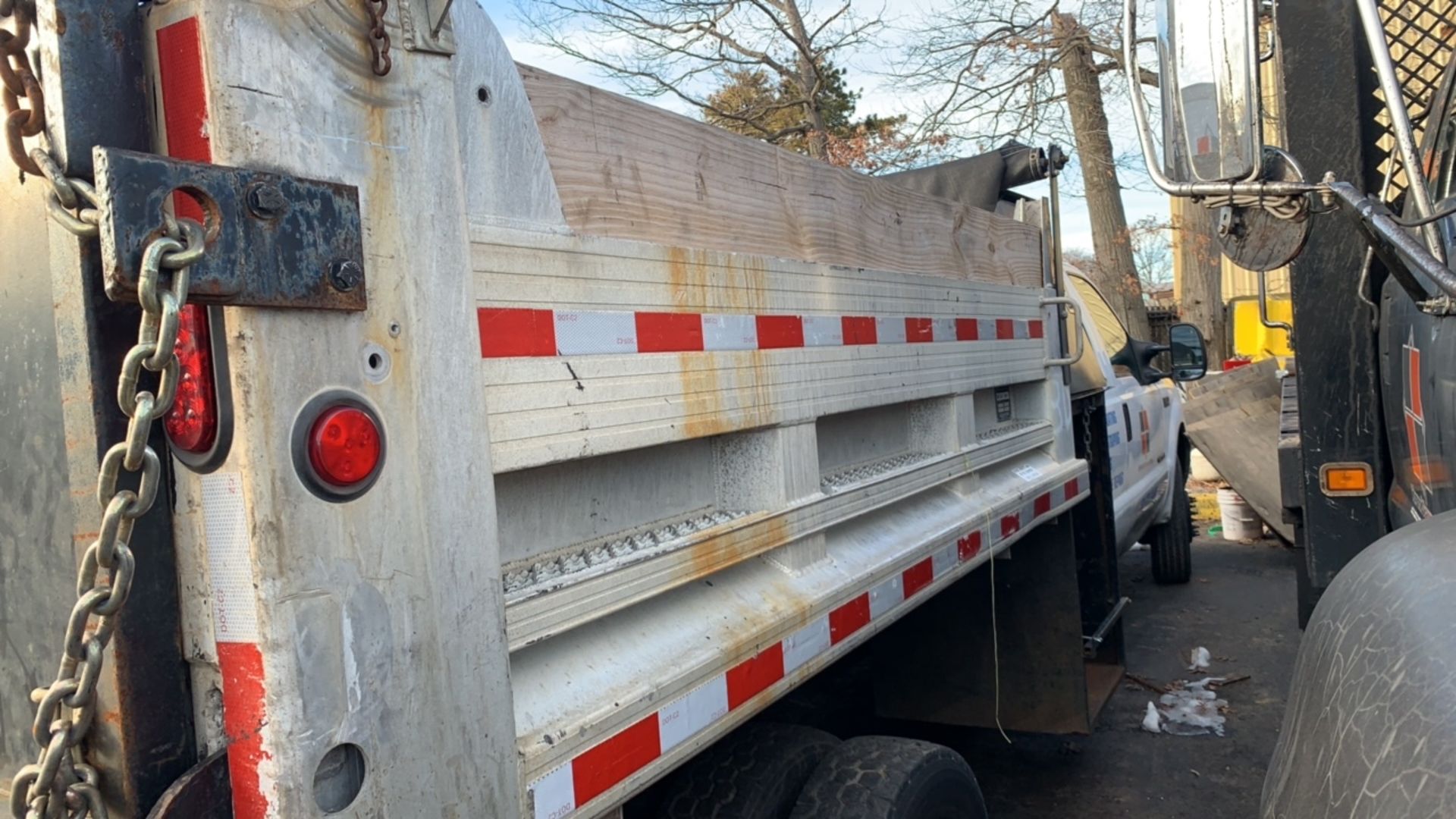 2003 Ford F-550 Dump Truck - Image 7 of 13