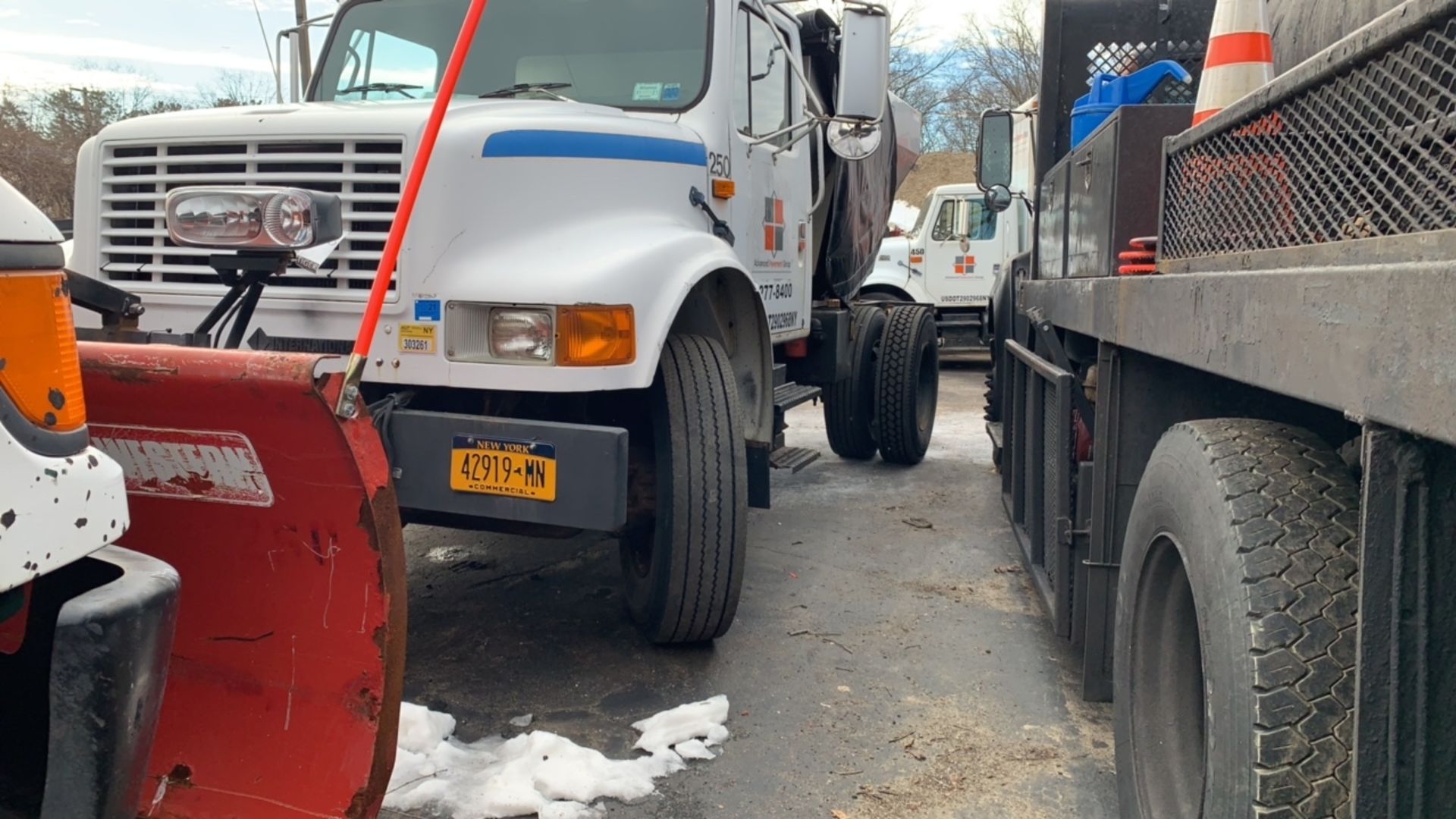 1993 International 4700 Plow Truck - Image 3 of 13