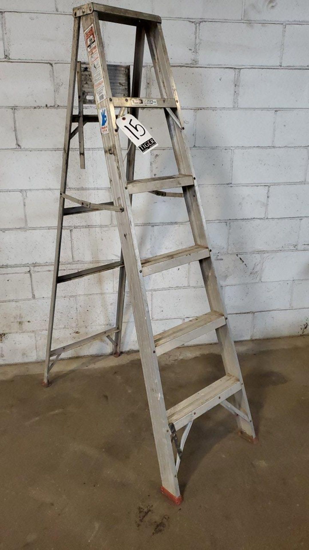 Aluminum 6' Step Ladder