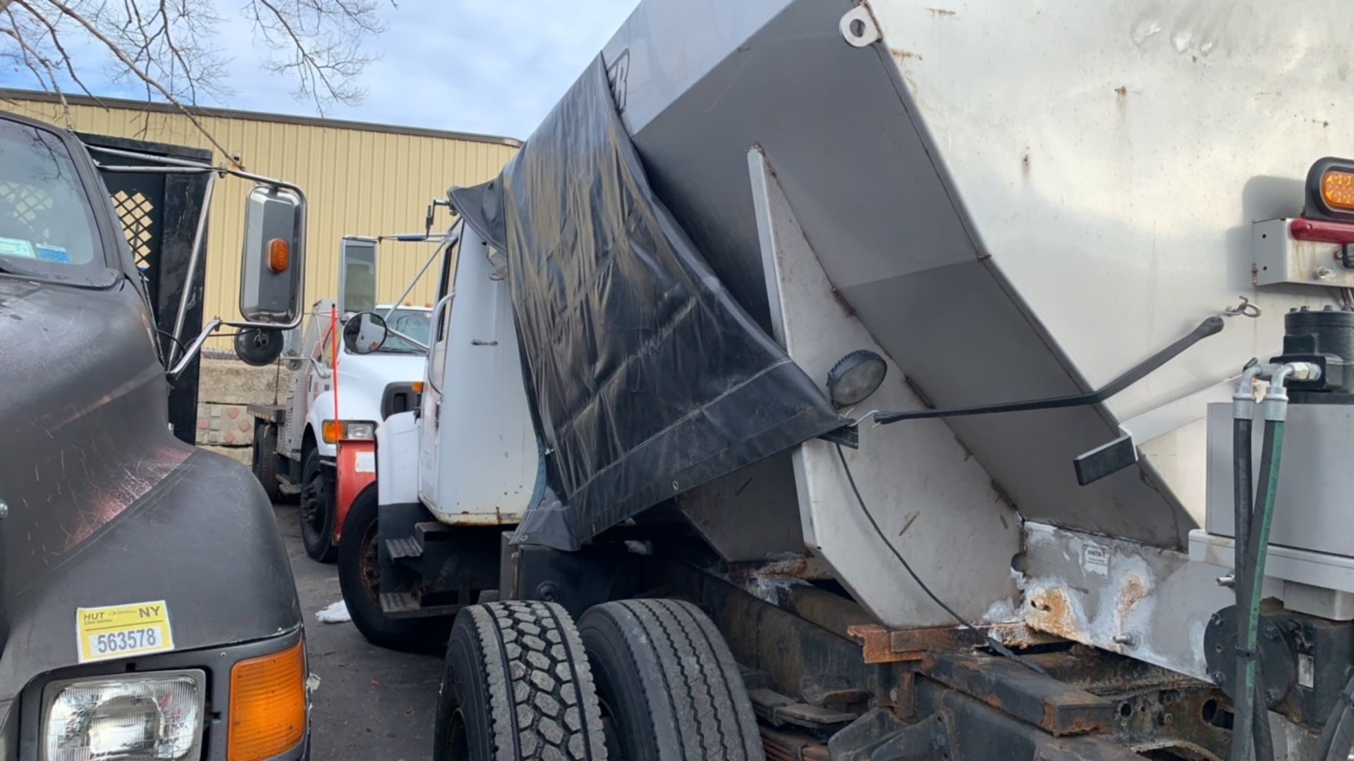 1993 International 4700 Plow Truck - Image 5 of 13