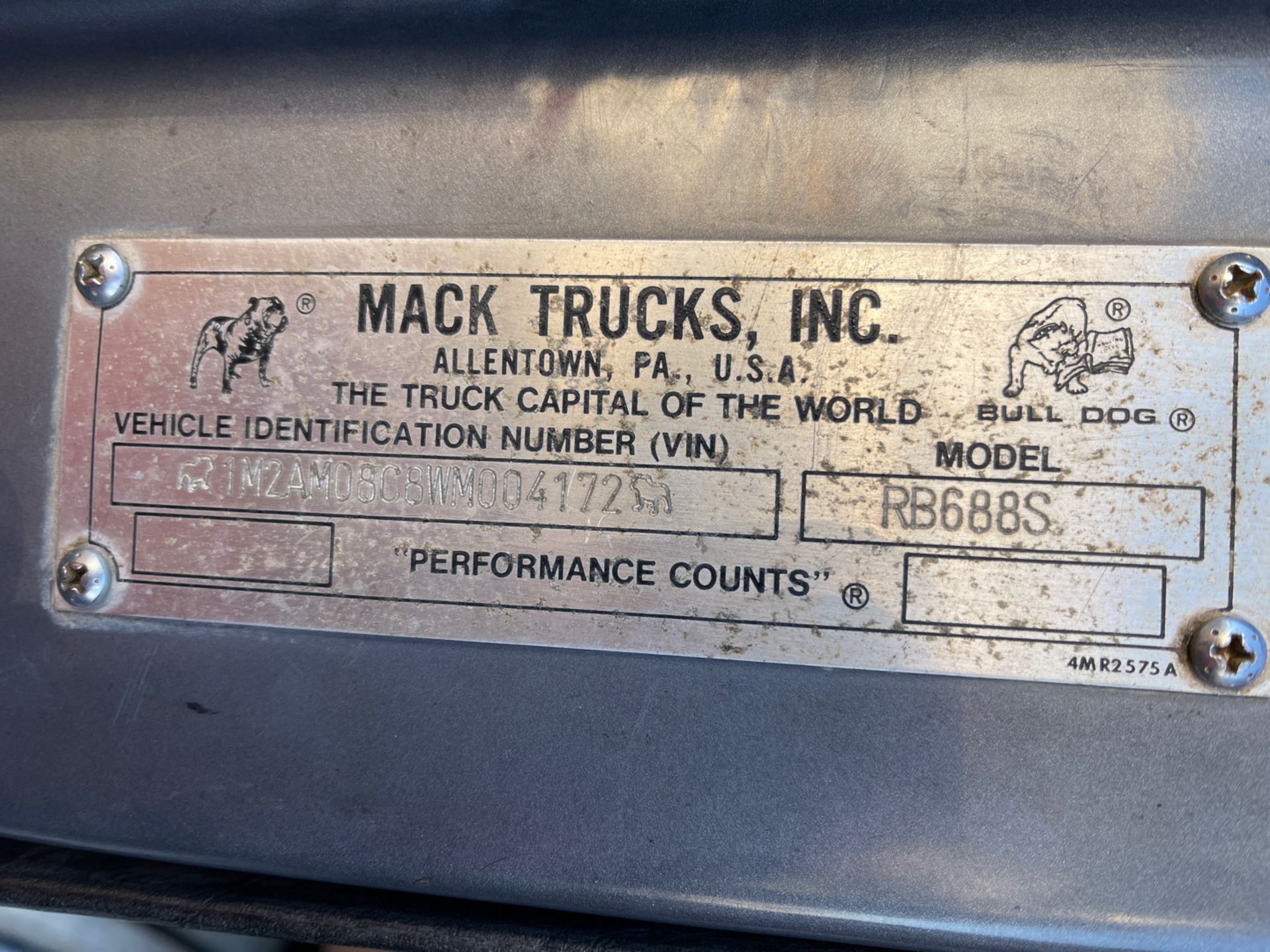 1998 Mack 600 Dump Truck - Image 8 of 9