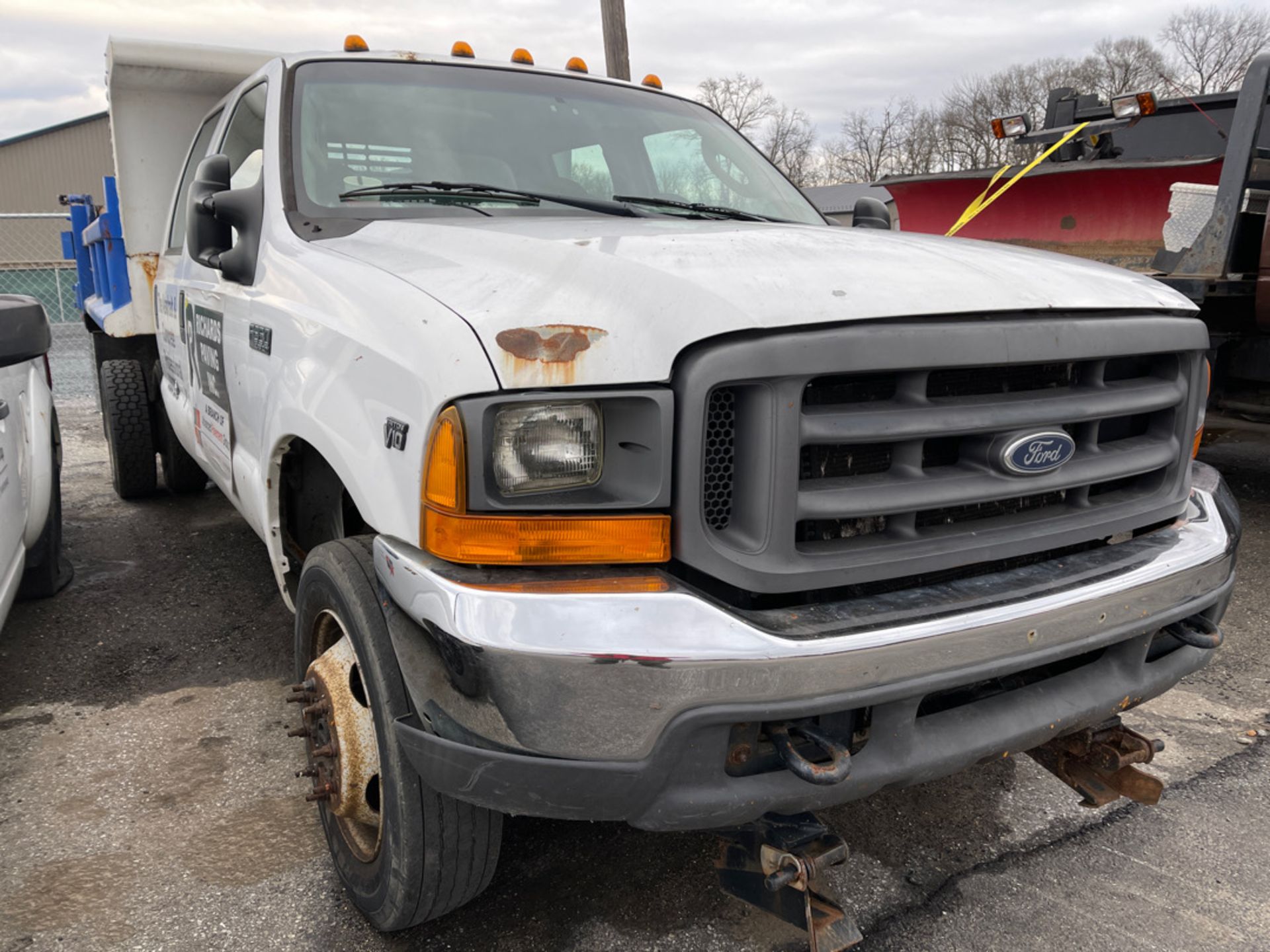 2004 Ford F45 - Image 3 of 8