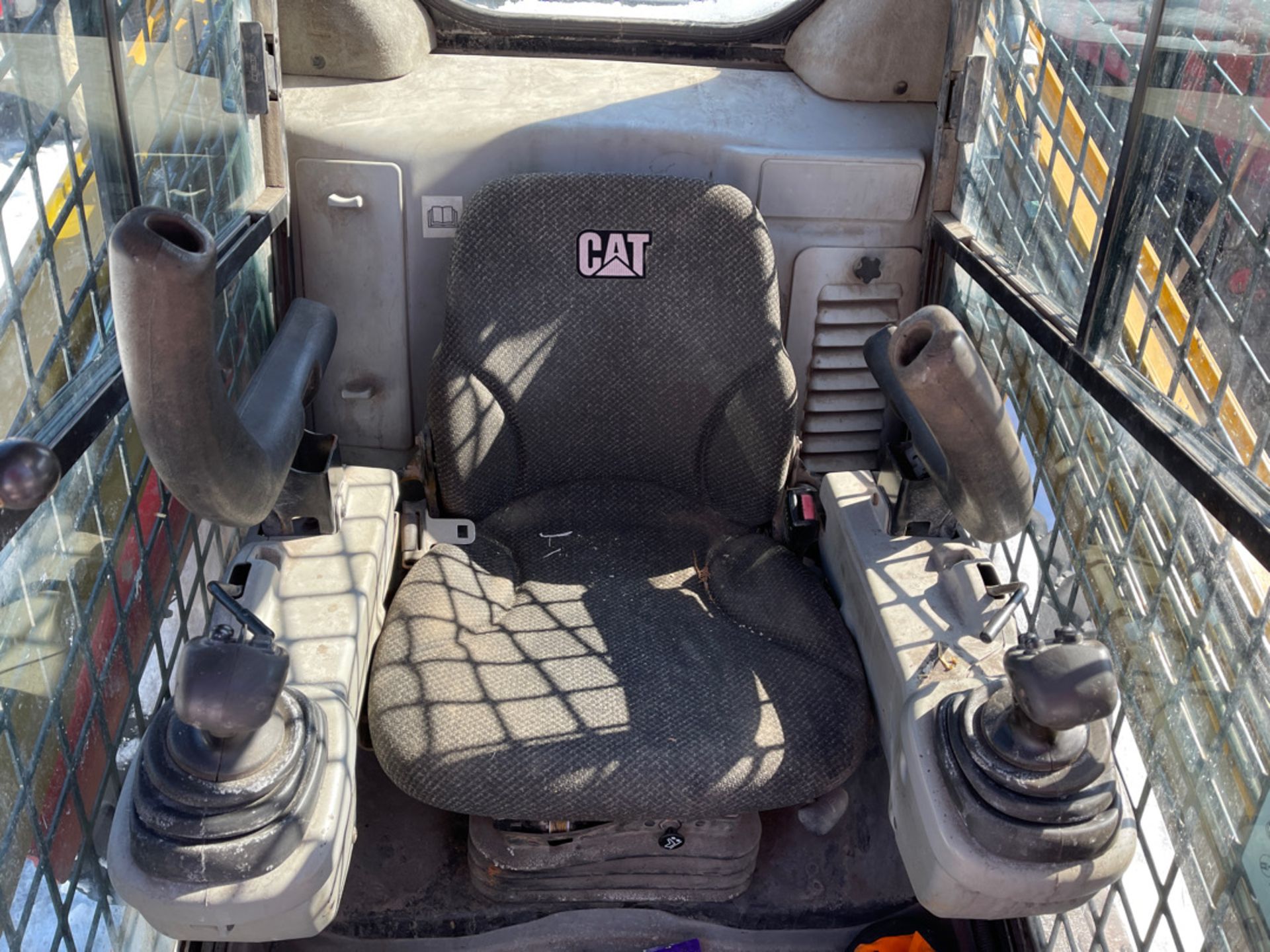 2011 Cat Skid Steer Loader 246C - Image 7 of 9