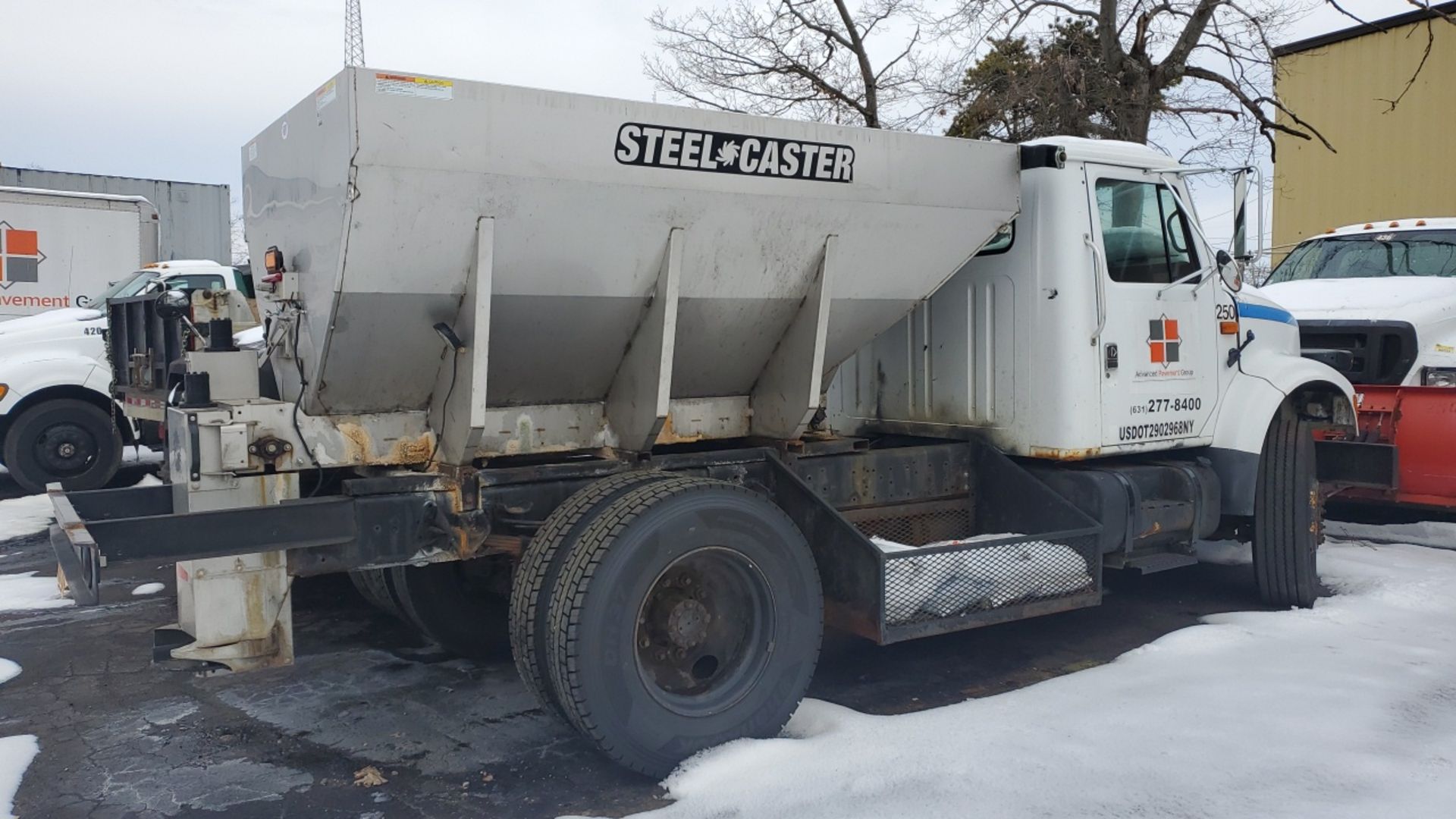 1993 International 4700 Plow Truck - Image 2 of 13