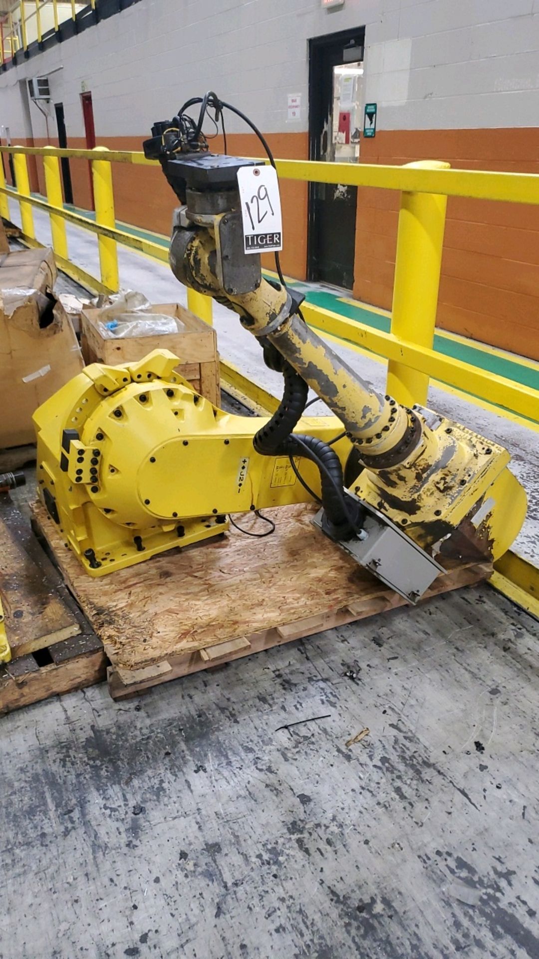 2005 Fanuc Robot w/Controller