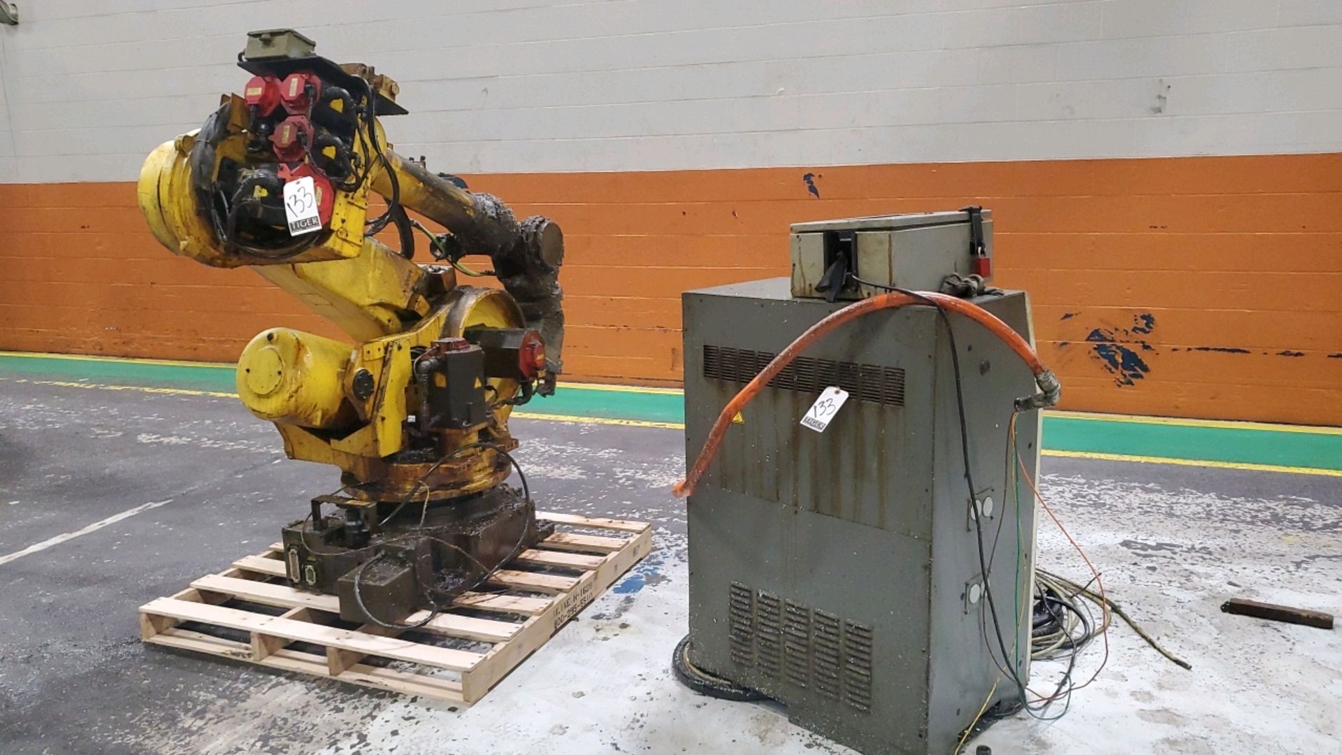 2009 Fanuc Robot w/Controller