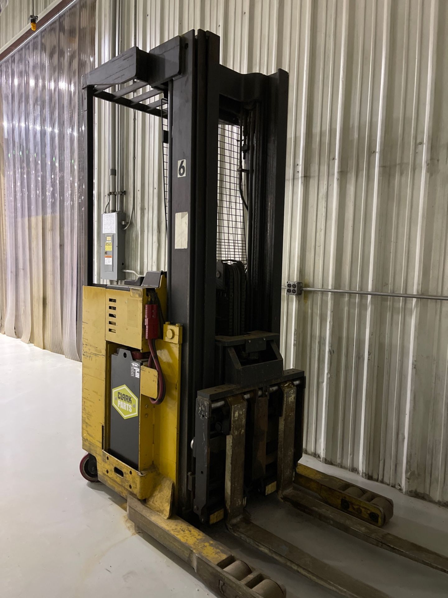 Yale Electric Forklift with Charger - Image 2 of 9