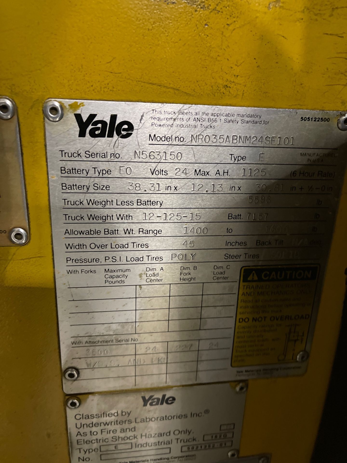 Yale Electric Forklift with Charger - Image 5 of 9