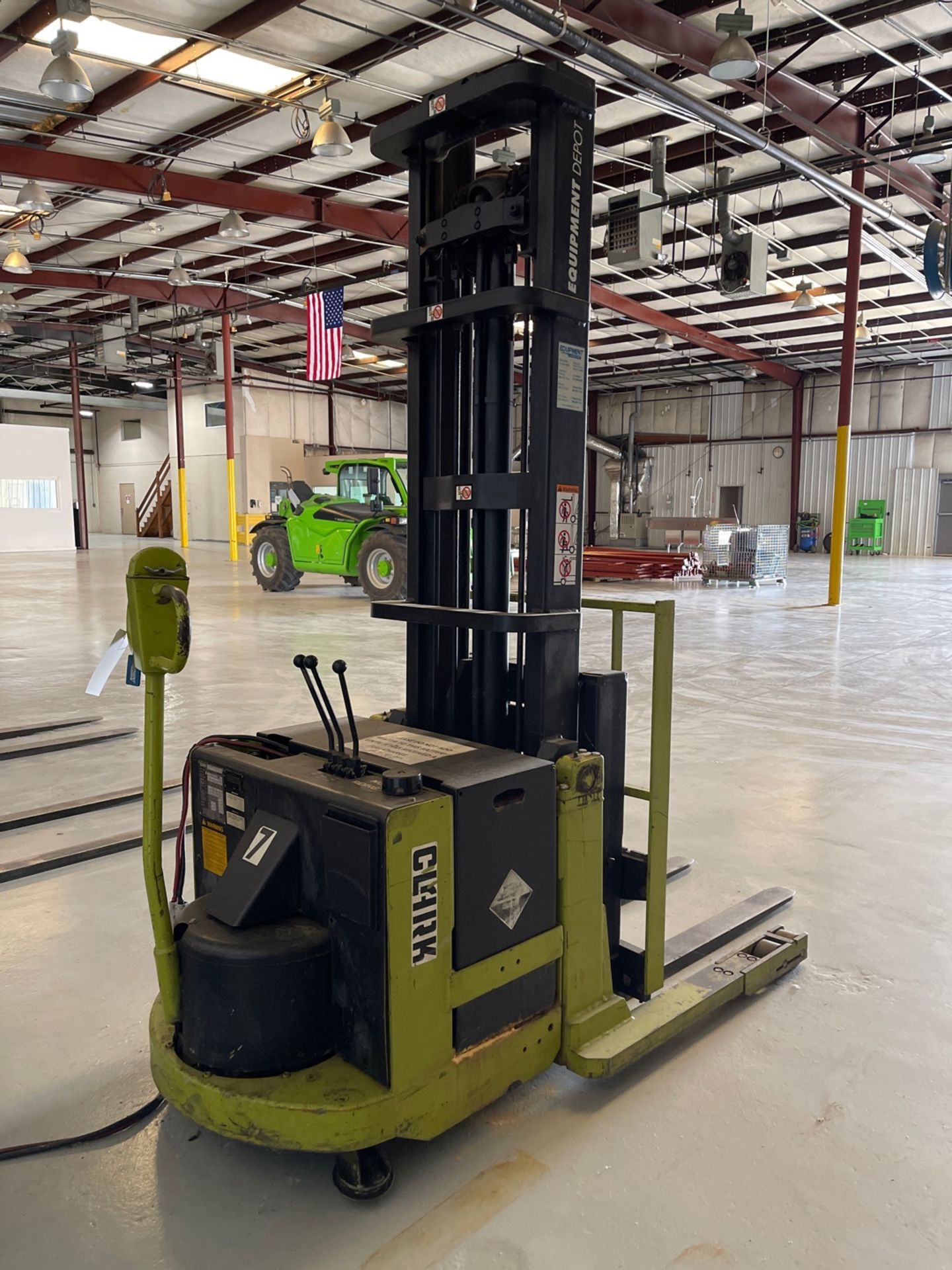 Clark Electric Forklift with Charger - Image 2 of 7