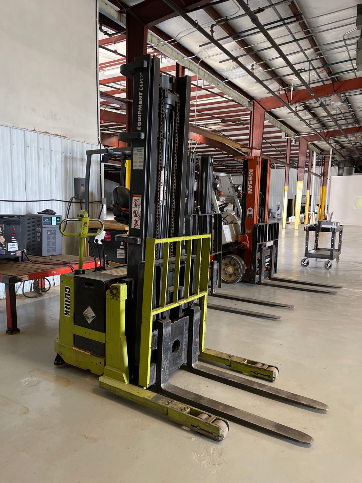 Clark Electric Forklift with Charger - Image 3 of 7