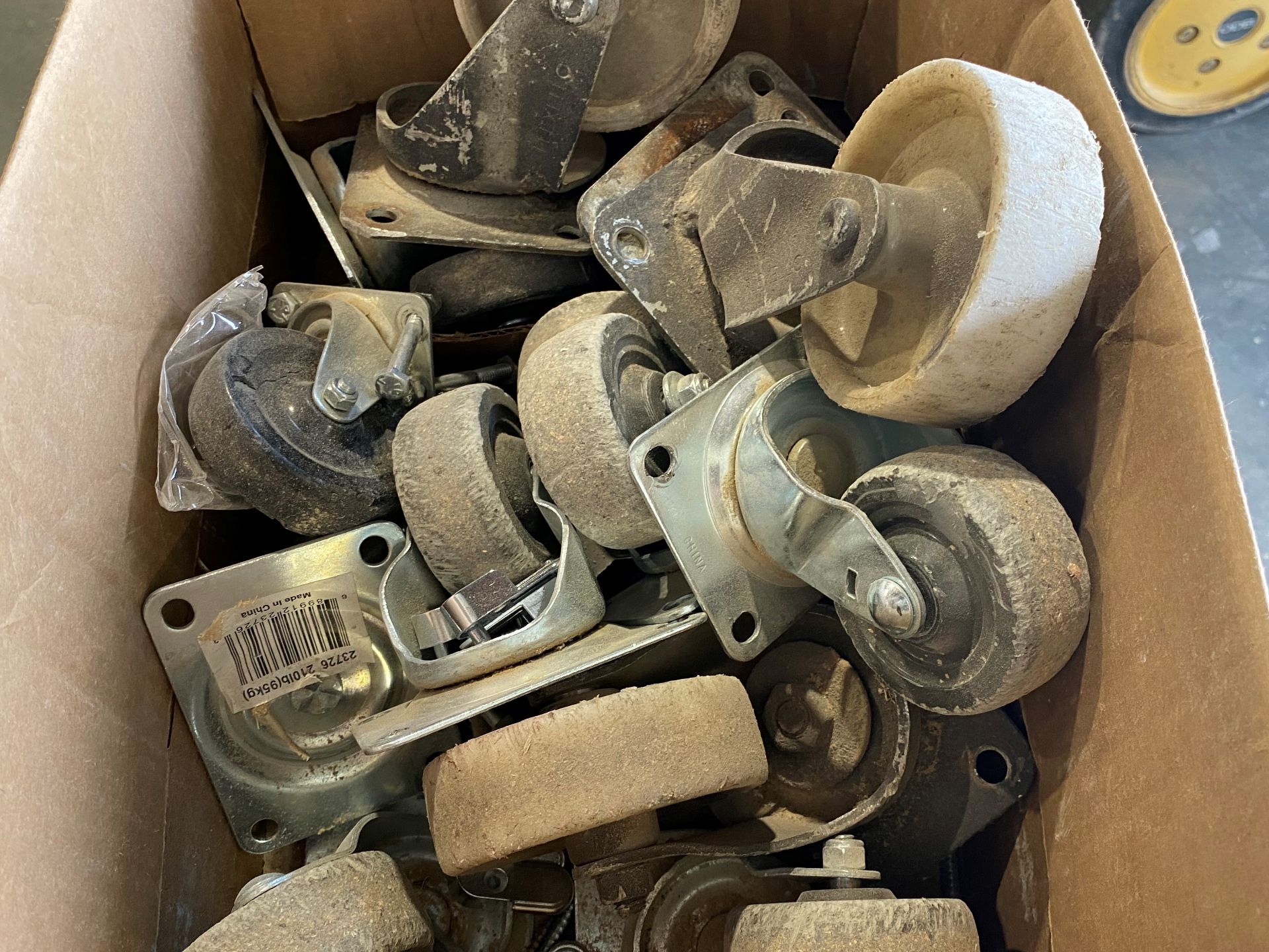 BOX OF ASST CASTORS