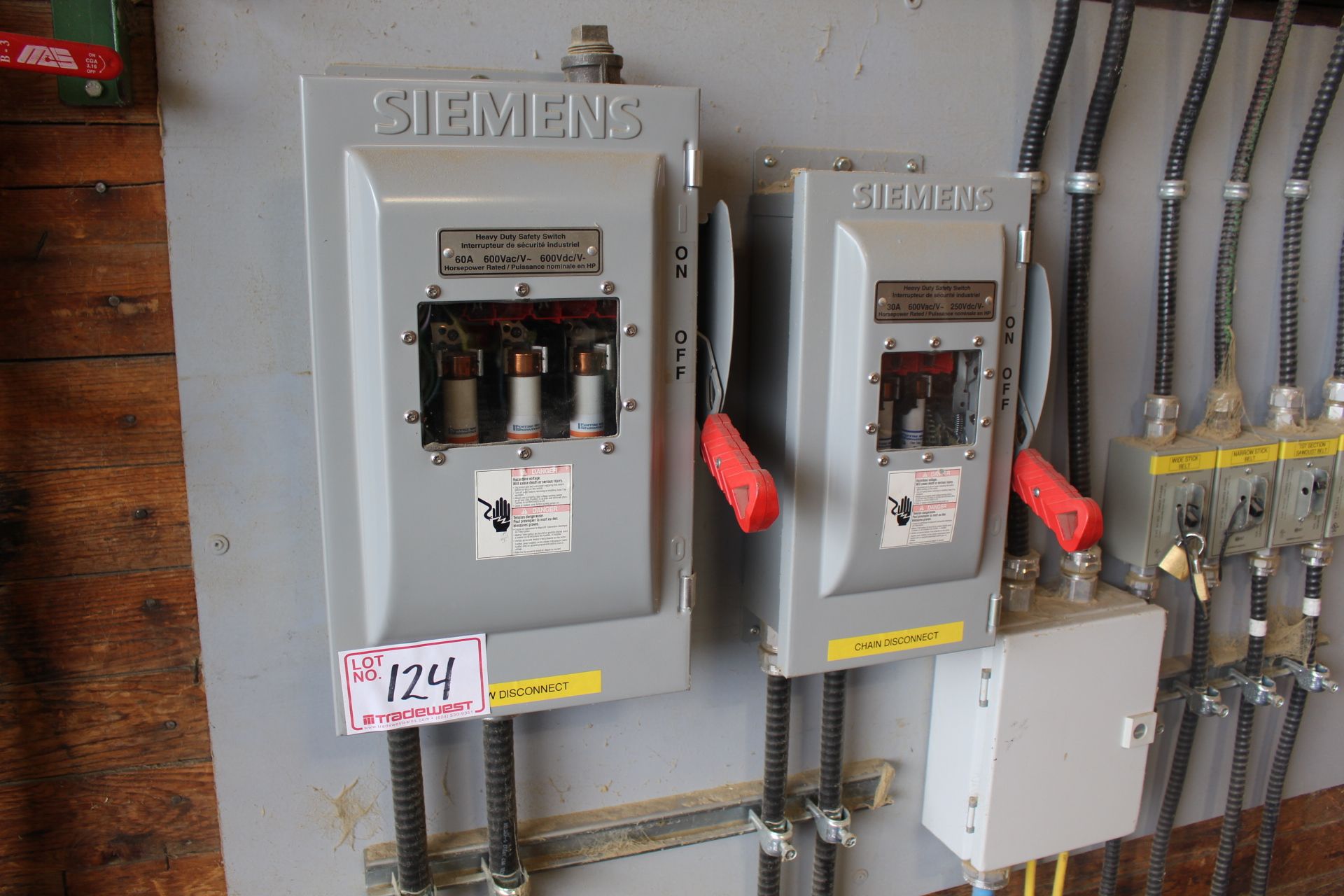 (2) SIEMENS 60 & 30AMP SWITCHES, (4) 20AMP SEALED GENERAL SWITCHES