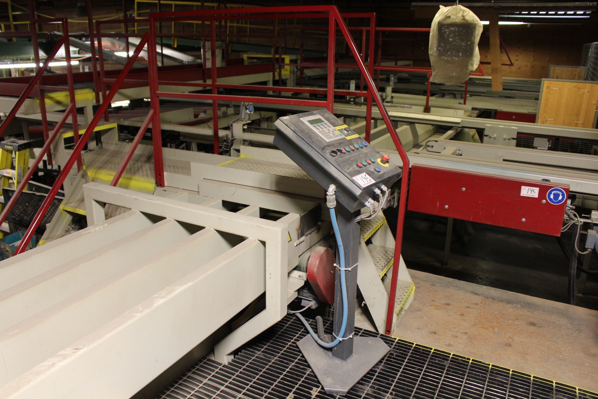 SYSTEM TM SORTING STATION, CONSISTING OF FULLY PROGRAMMED SORT CONVEYORS & TRANSFERS – SYSTEM IS - Image 2 of 8