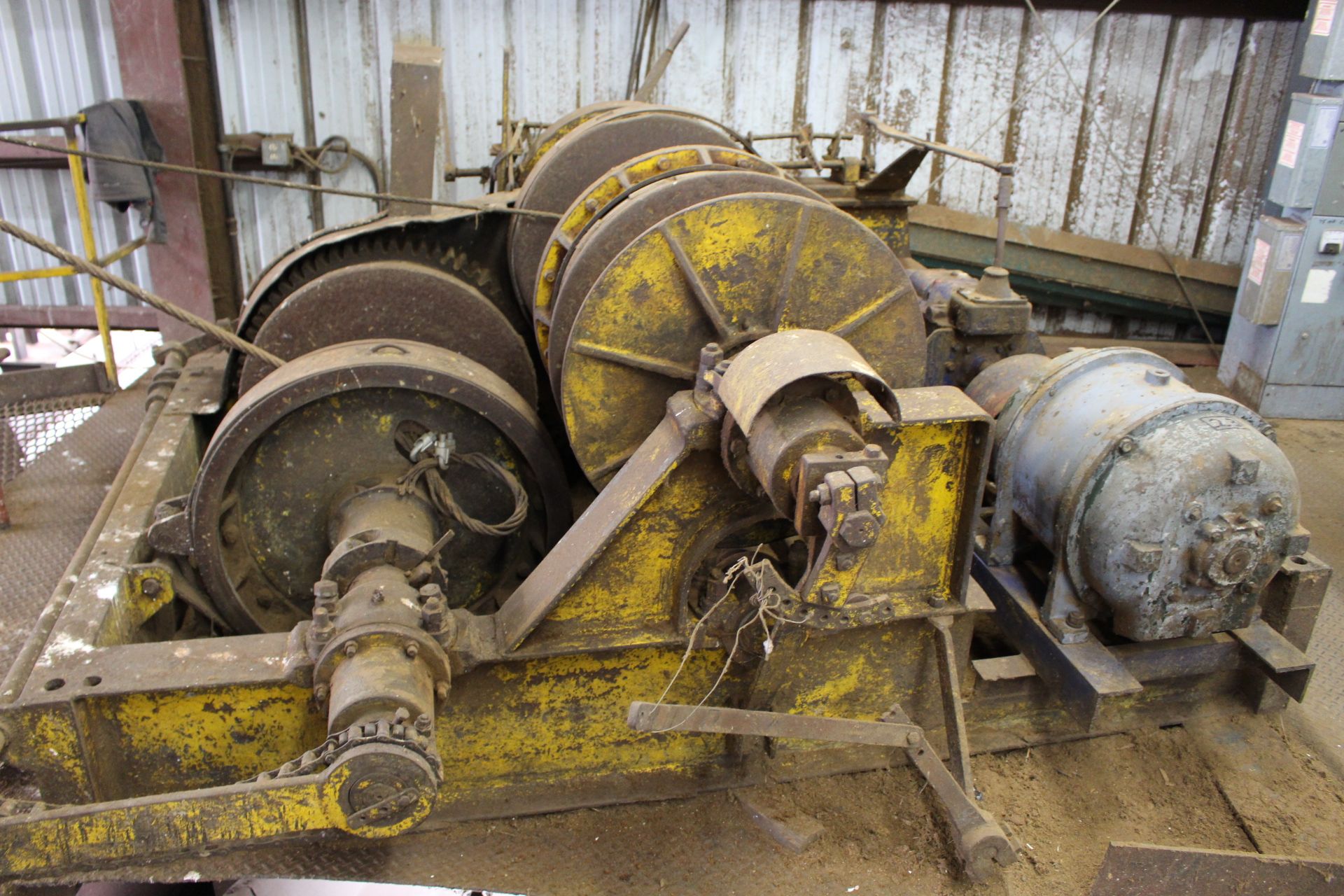 25HP DOUBLE DRUM WINCH, 220/440V