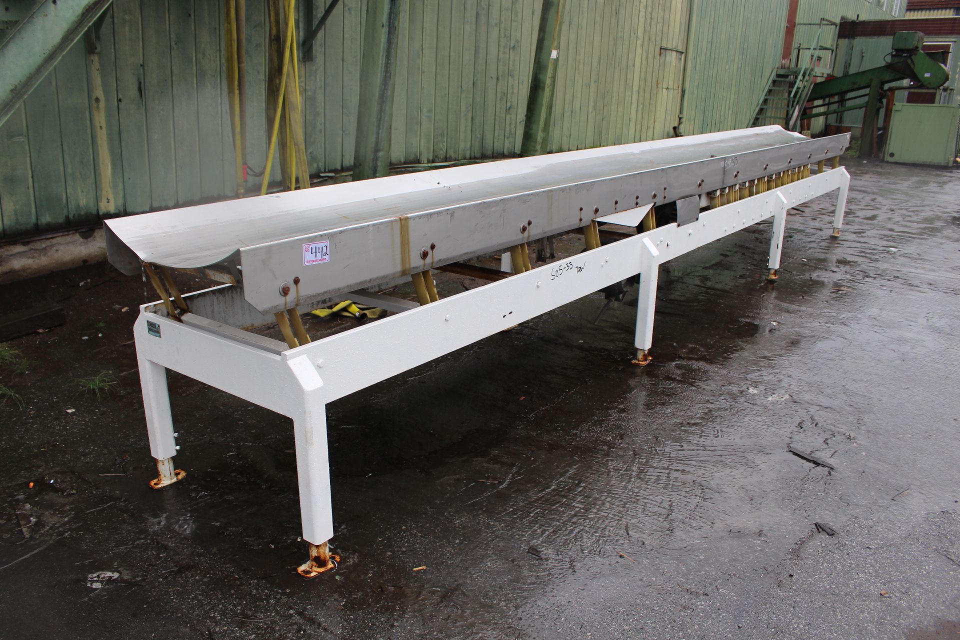 ALLEN 30" X 24' STAINLESS TROUGH TOP VIBRATING CONVEYOR TABLE, ADJUSTABLE LEGS; W/ DRIVE