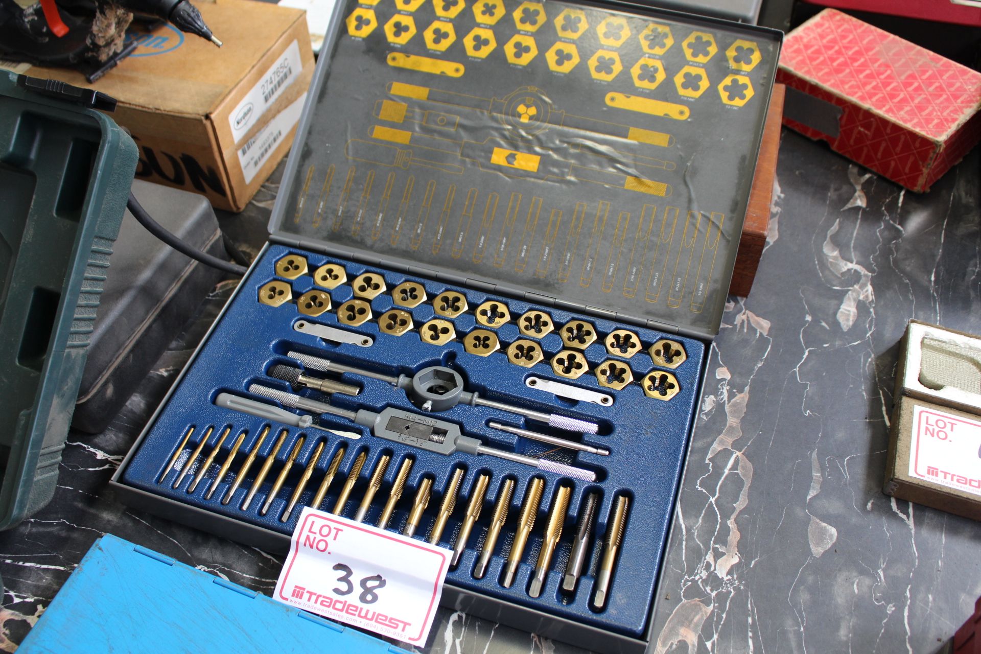 MASTERCRAFT MAXIMUM TAP & DIE SET