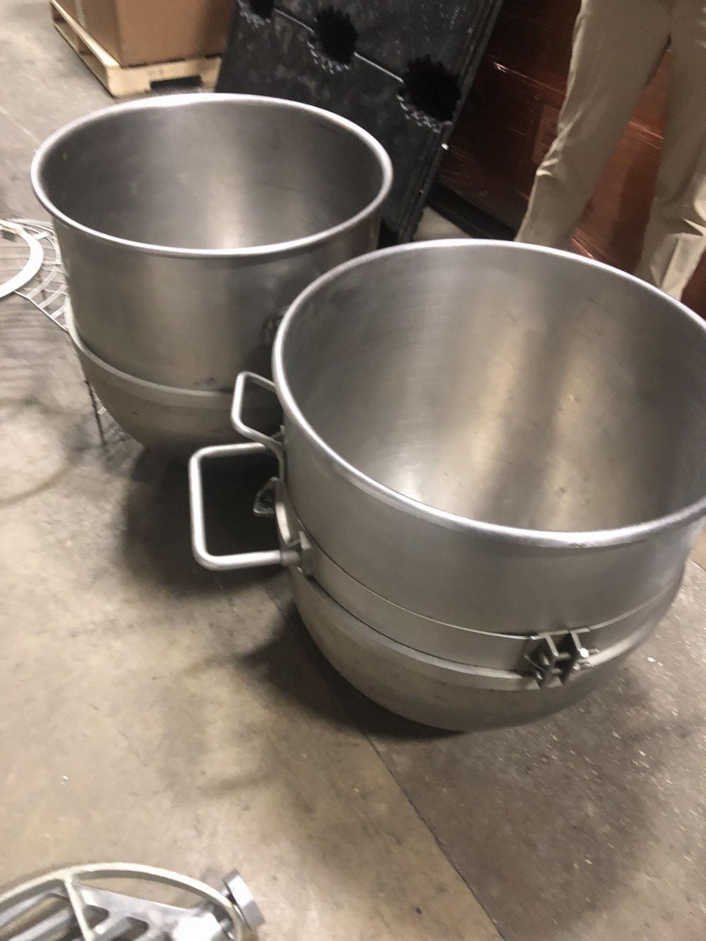 (2) Hobart Bowls 22.5" diameter x 26" deep (approx. 80 qt bowls) Loading is free. Skidding or - Image 5 of 5