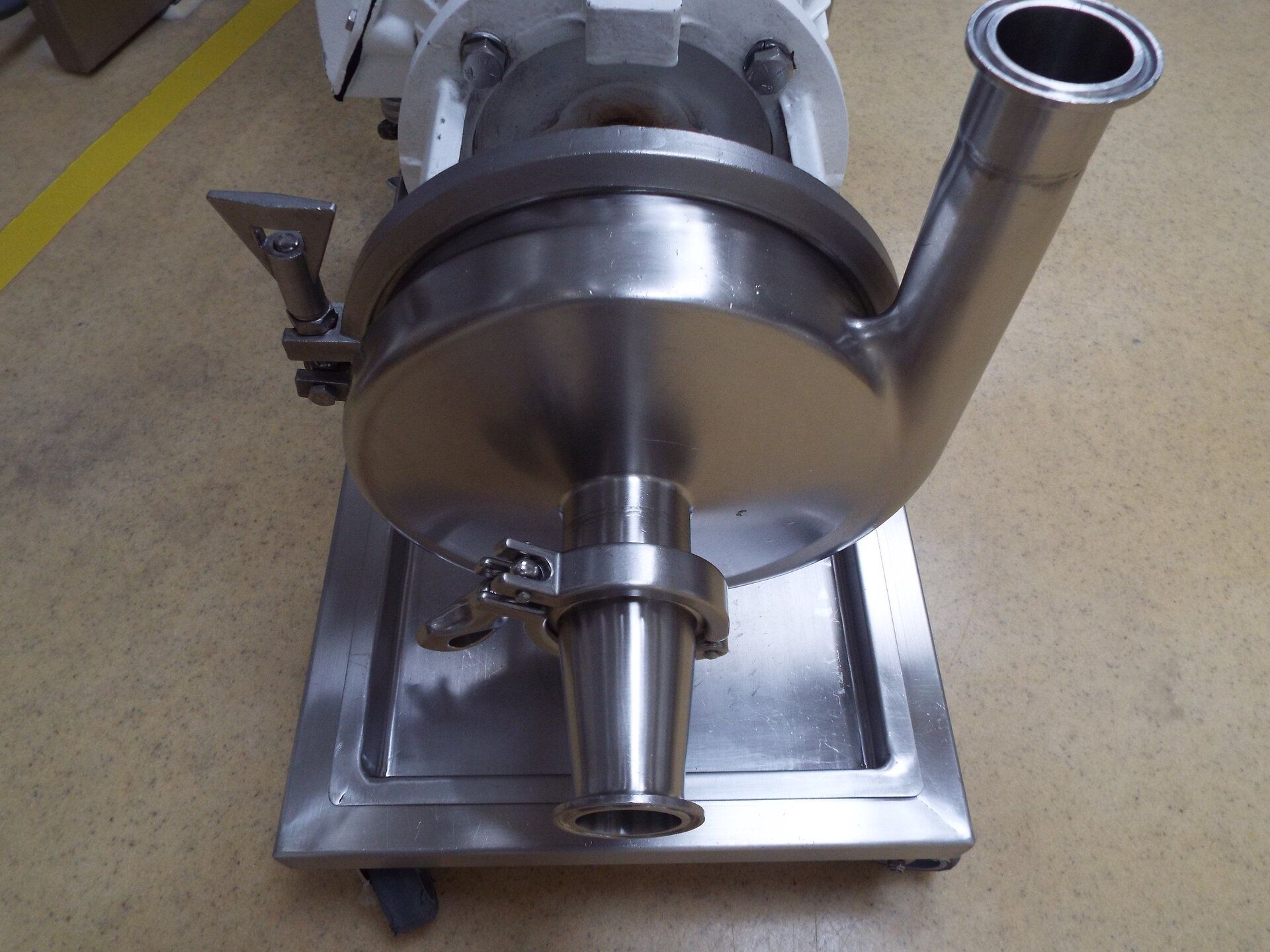 APD 5 HP stainless steel centrifugal pump 8" diameter impeller, stainless steel base on casters - Image 3 of 4