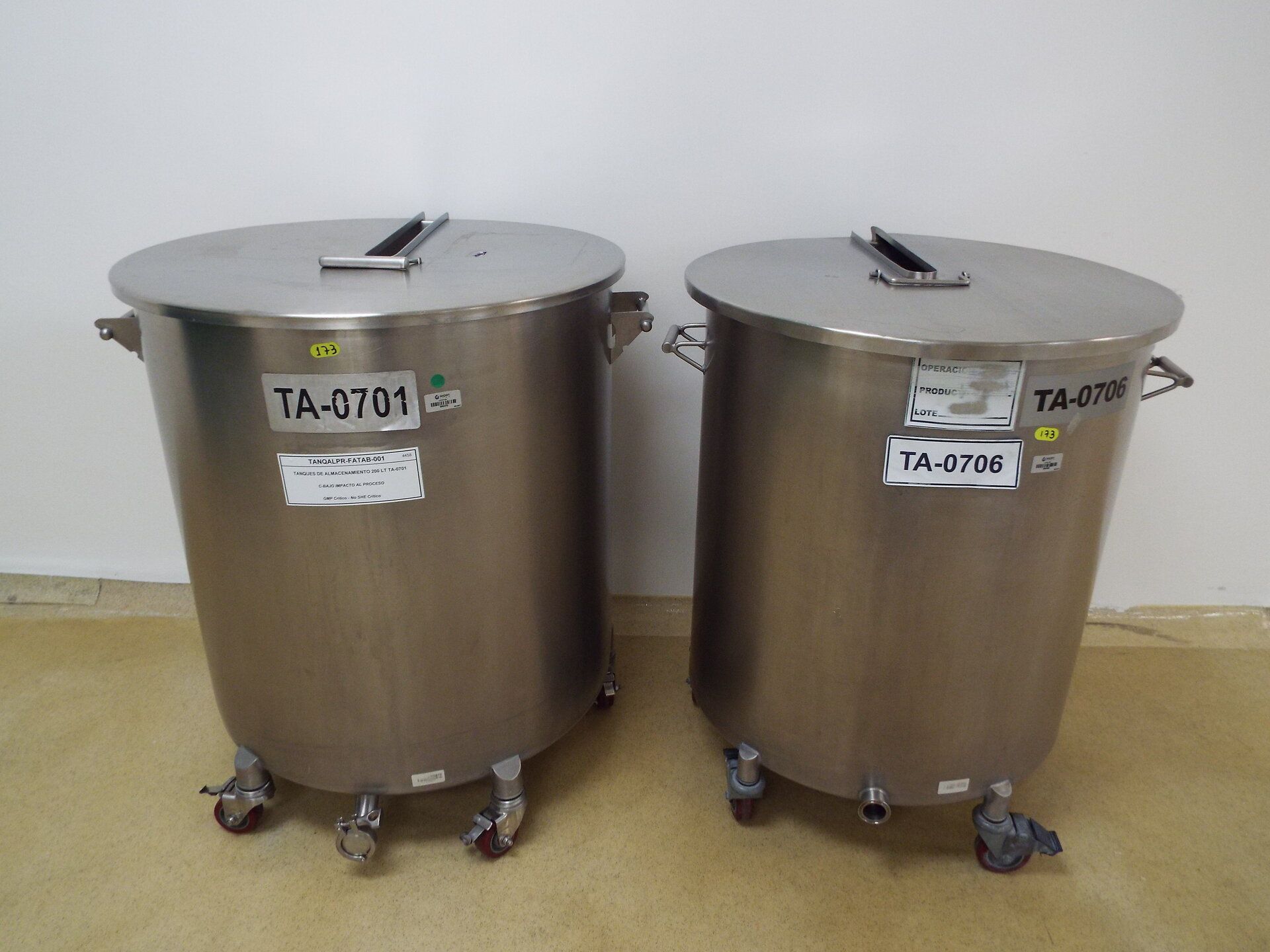 (2) Stainless steel 270 liter Tanks with lid