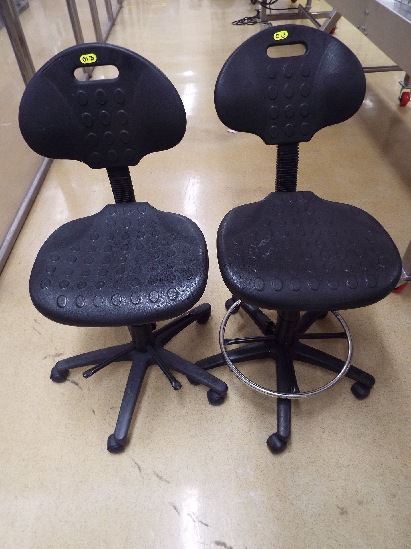 5 work chairs - Image 4 of 4