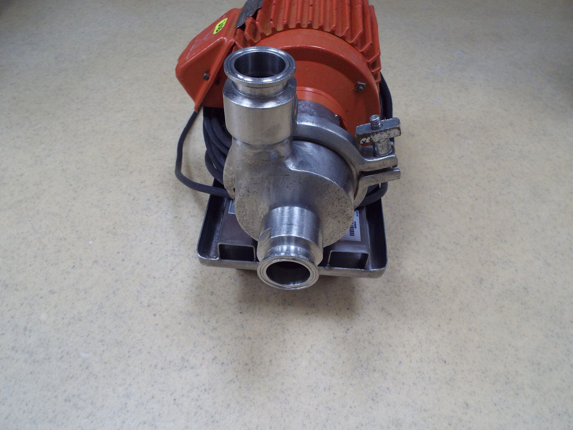 1 HP stainless steel centrifgual pump with 4" diameter impeller stainless steel base on casters - Image 2 of 2