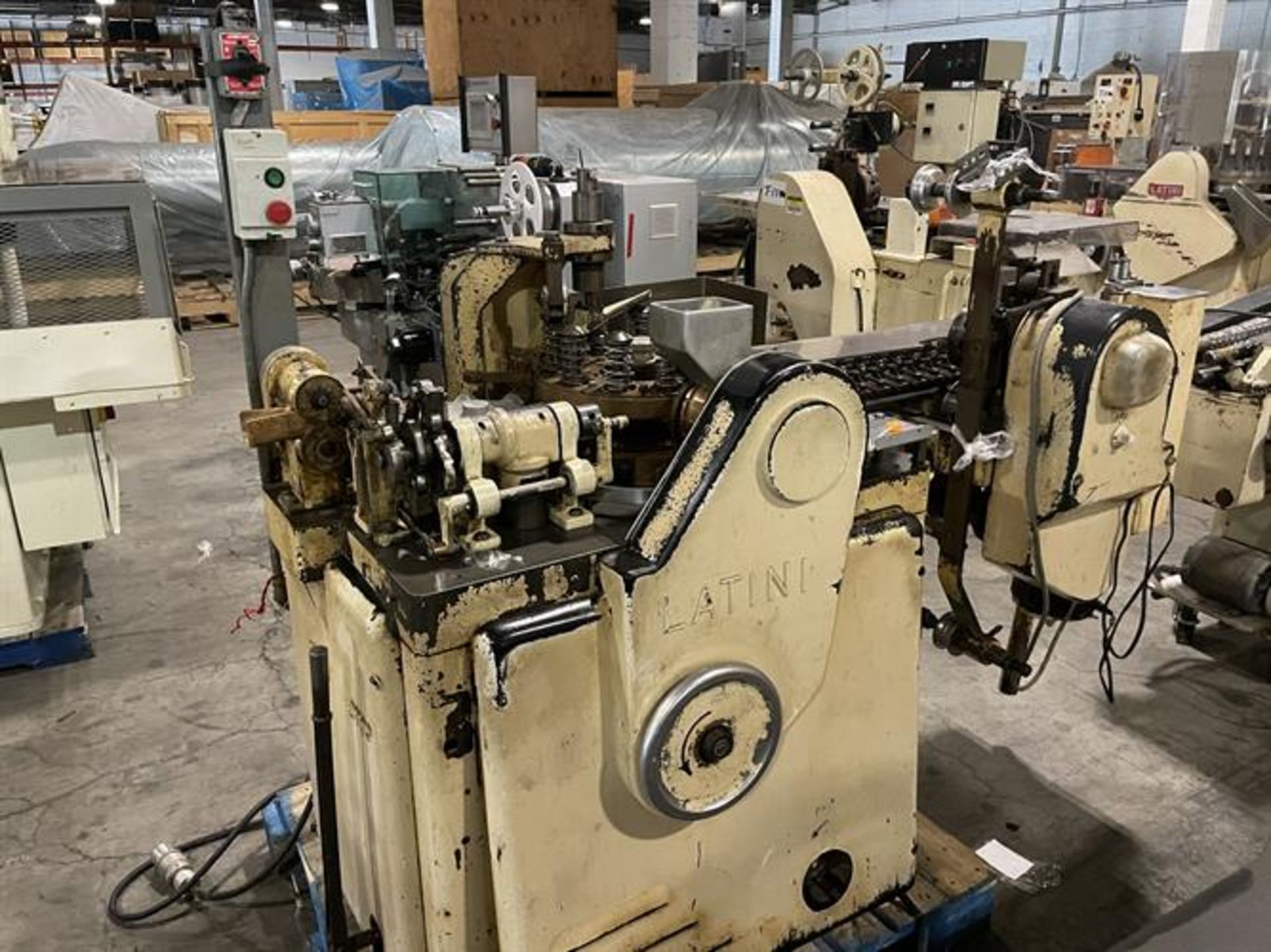 Latini model C Lollipop Former with 4-side Seal Wrapper - Candy knife - 11-station rotary press - Image 2 of 14