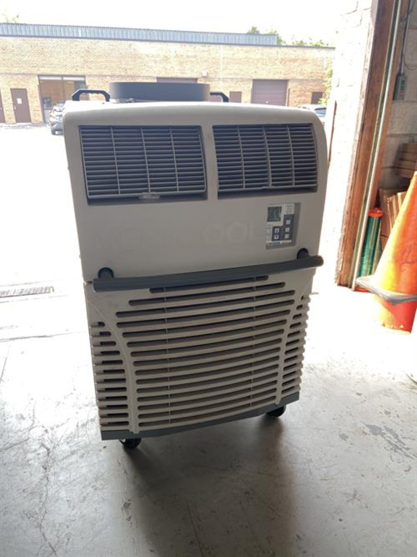 MovinCool Office Pro 36 Portable AC Unit - 36,000 BTU/hr - R-410a freon compressor - Condensate pump - Image 4 of 9