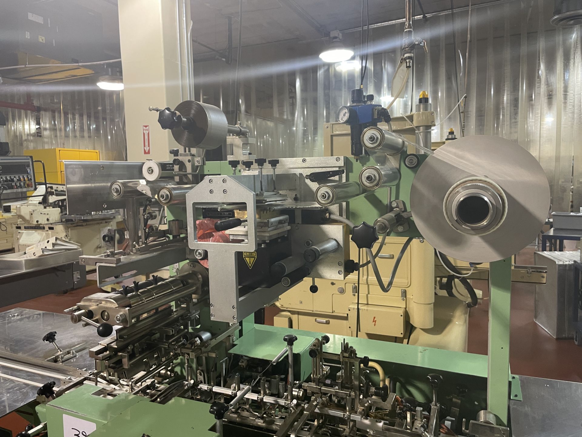 Verpackundgsmachinen Chocolate Cigar wrapping machine with cellophane overlap and paper cigar band - Image 8 of 13