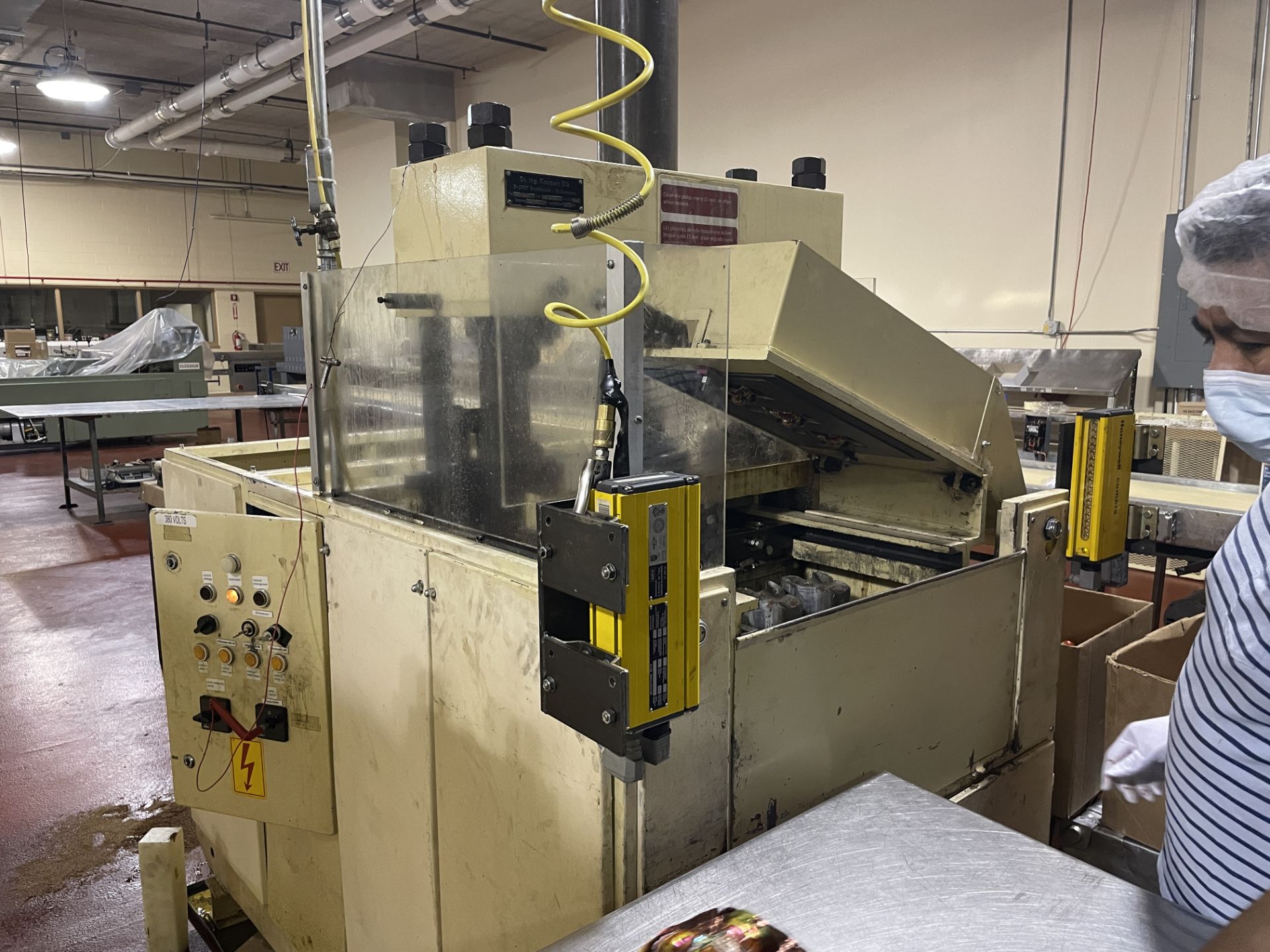 Collmann Hydo-12 Hollow Molding Line with hand fed pre-formed foil molds, mold heater, Two - Image 22 of 24