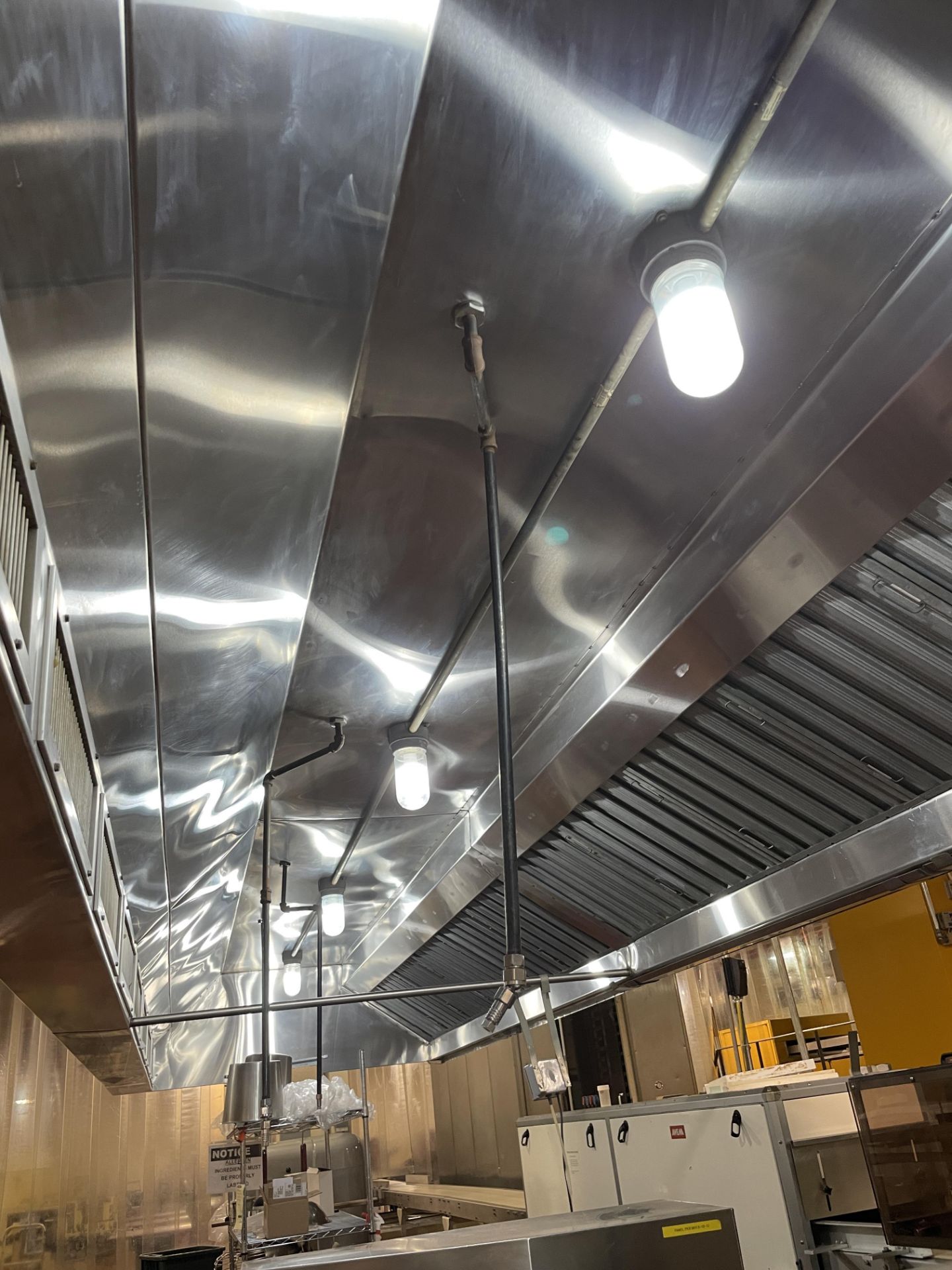 Vent hood stainless steel - 20ft long x 6ft deep - Image 4 of 5