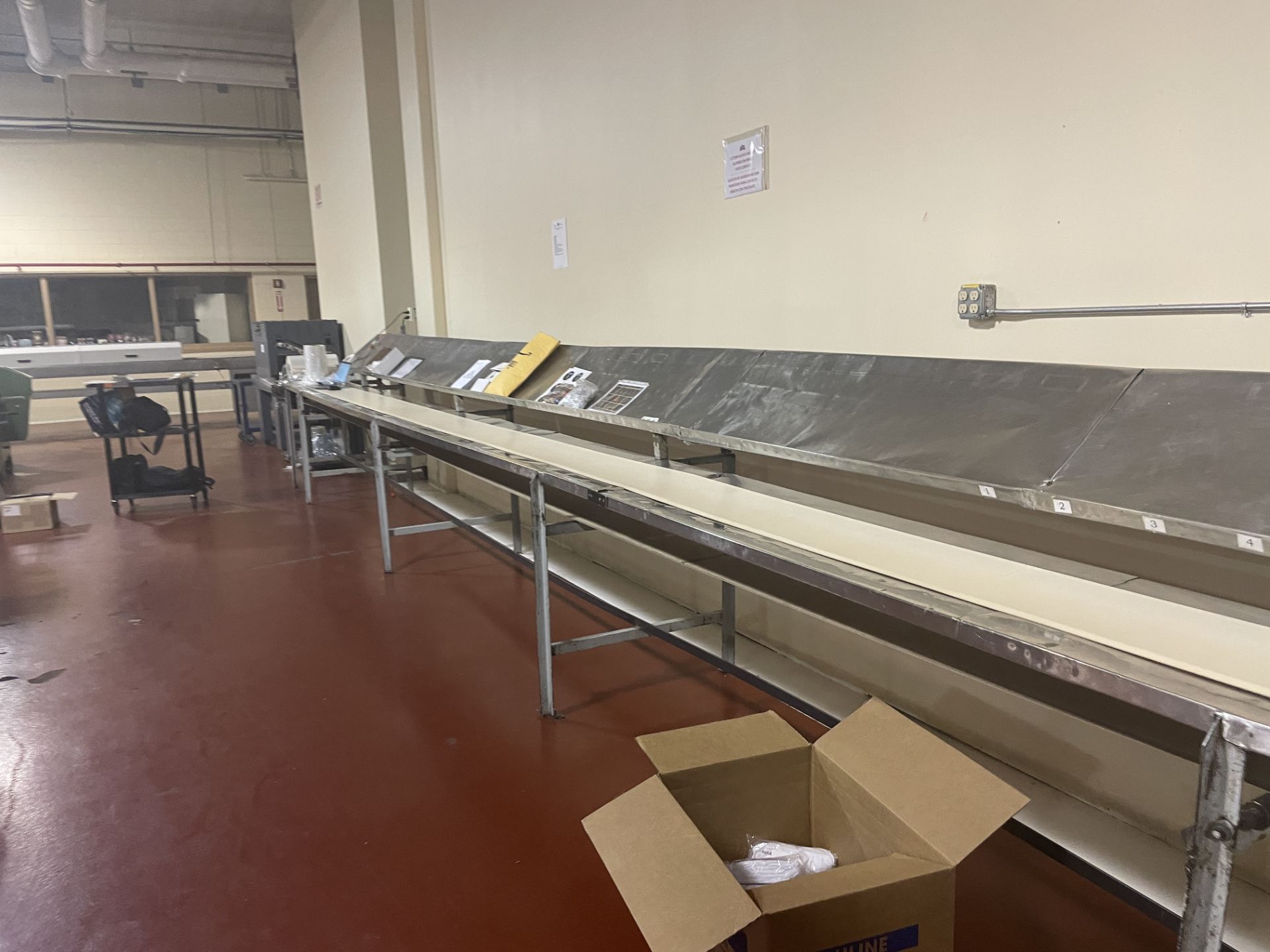 12" wide x 36-ft long x 36" tall packing conveyor - Image 3 of 4