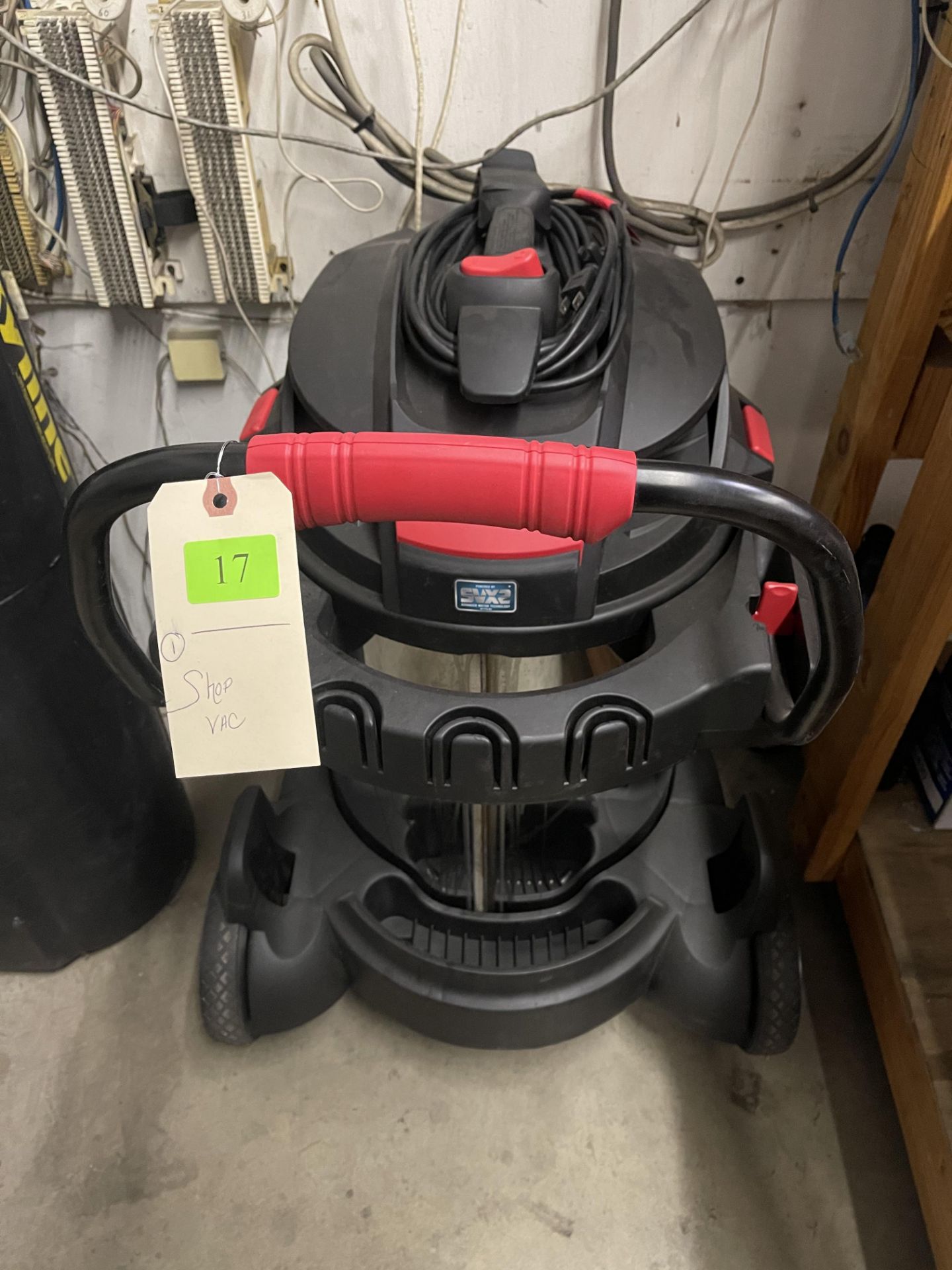 SHOP VAC WITH ACCESSORIES