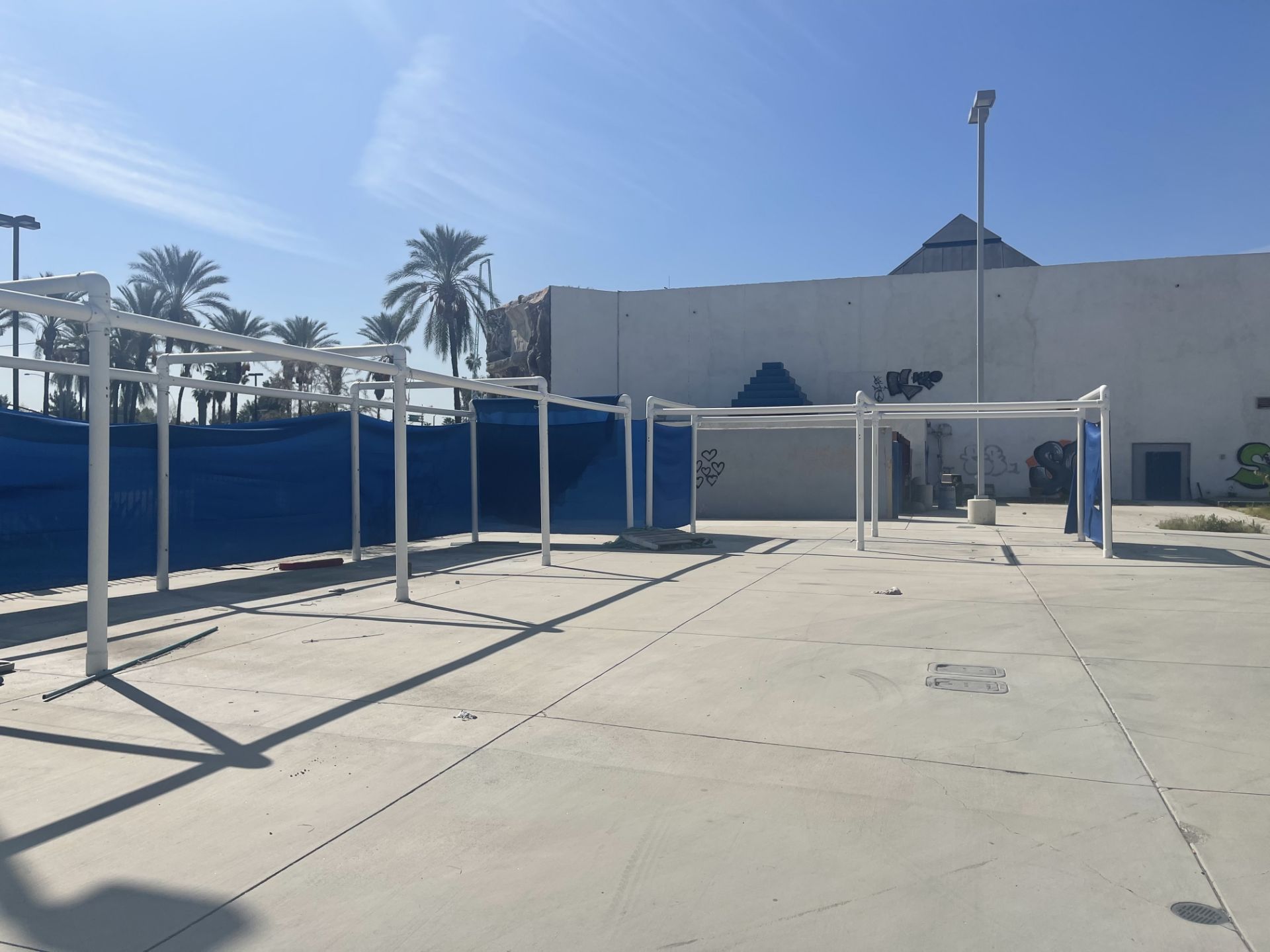 PVC BLUE CABANAS - Image 2 of 2