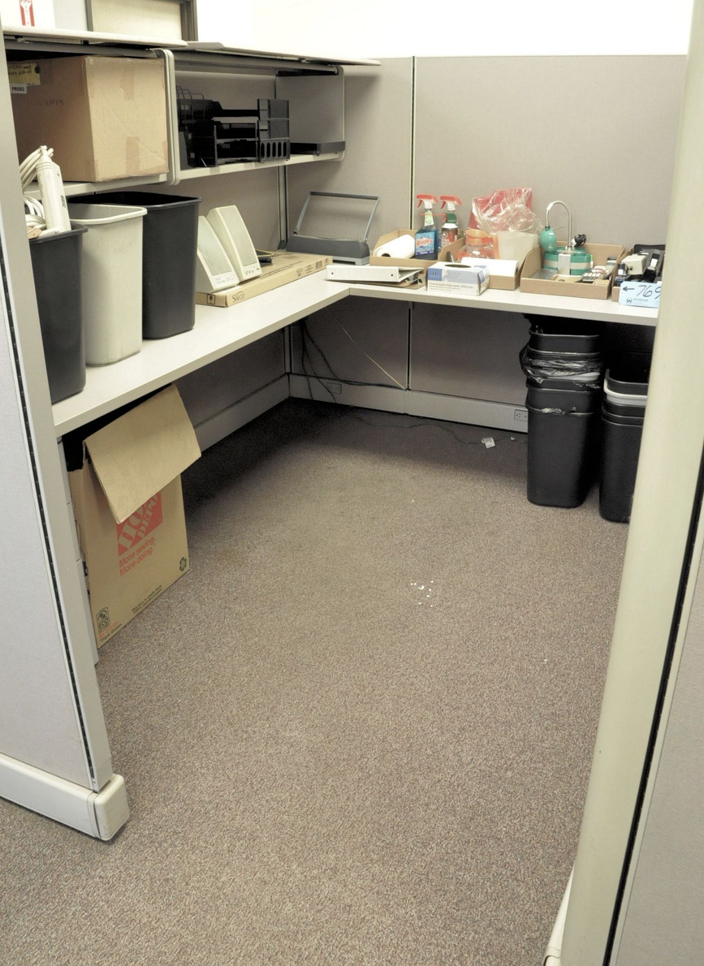 Lot-5 Station Cubicle Partition Work System, (Contents Not Included) - Image 5 of 9