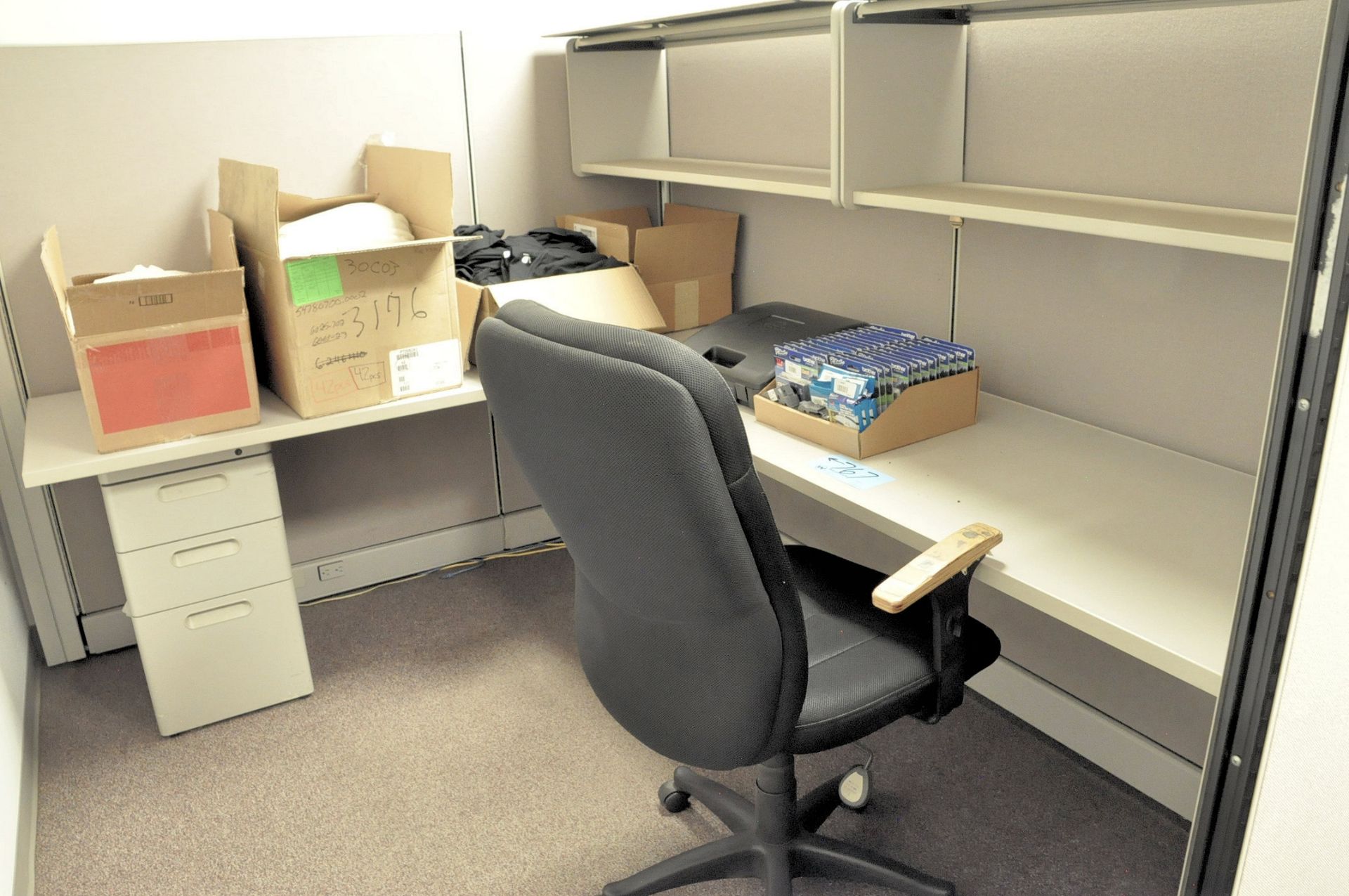 Lot-5 Station Cubicle Partition Work System, (Contents Not Included) - Image 9 of 9