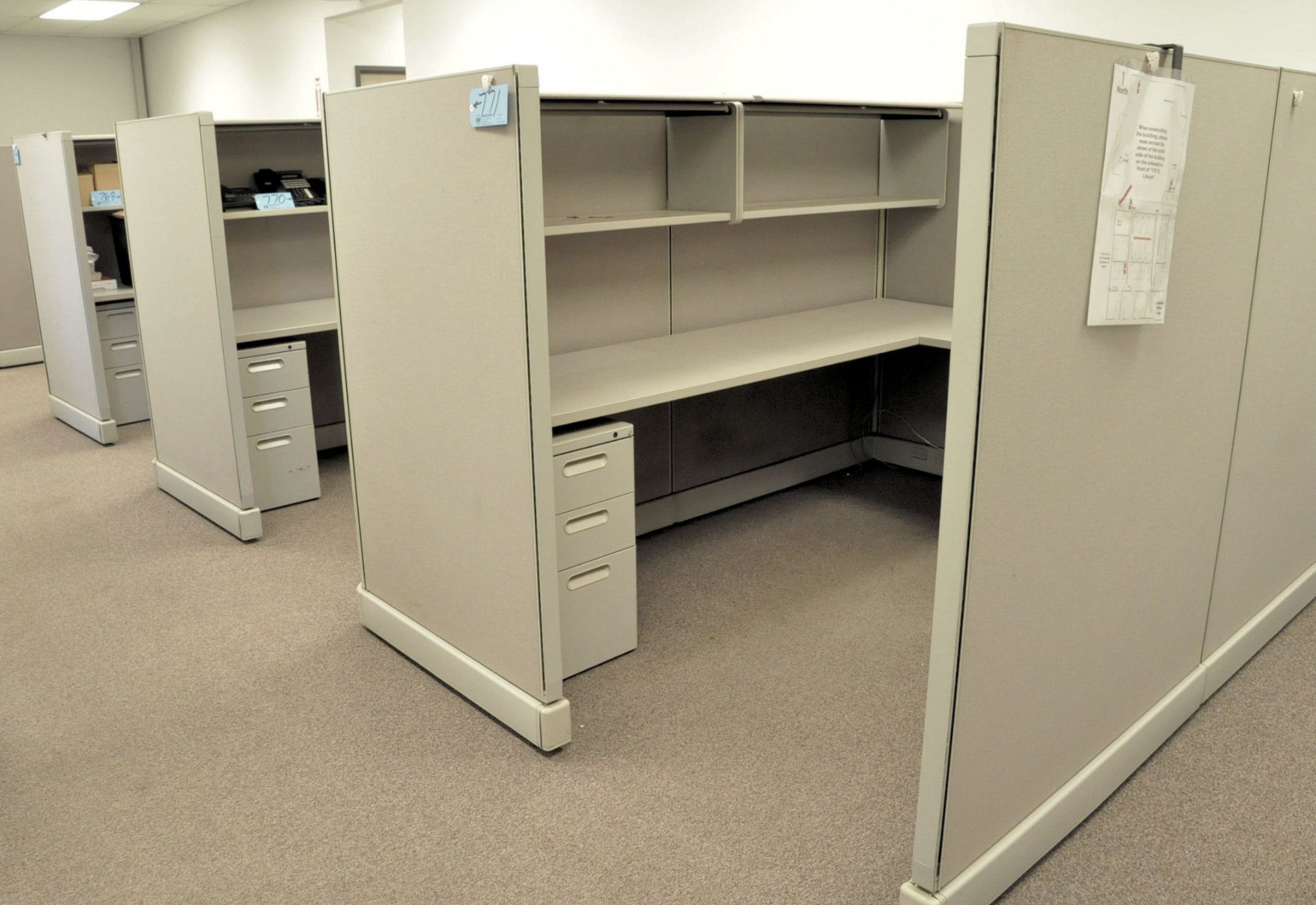 Lot-5 Station Cubicle Partition Work System, (Contents Not Included)