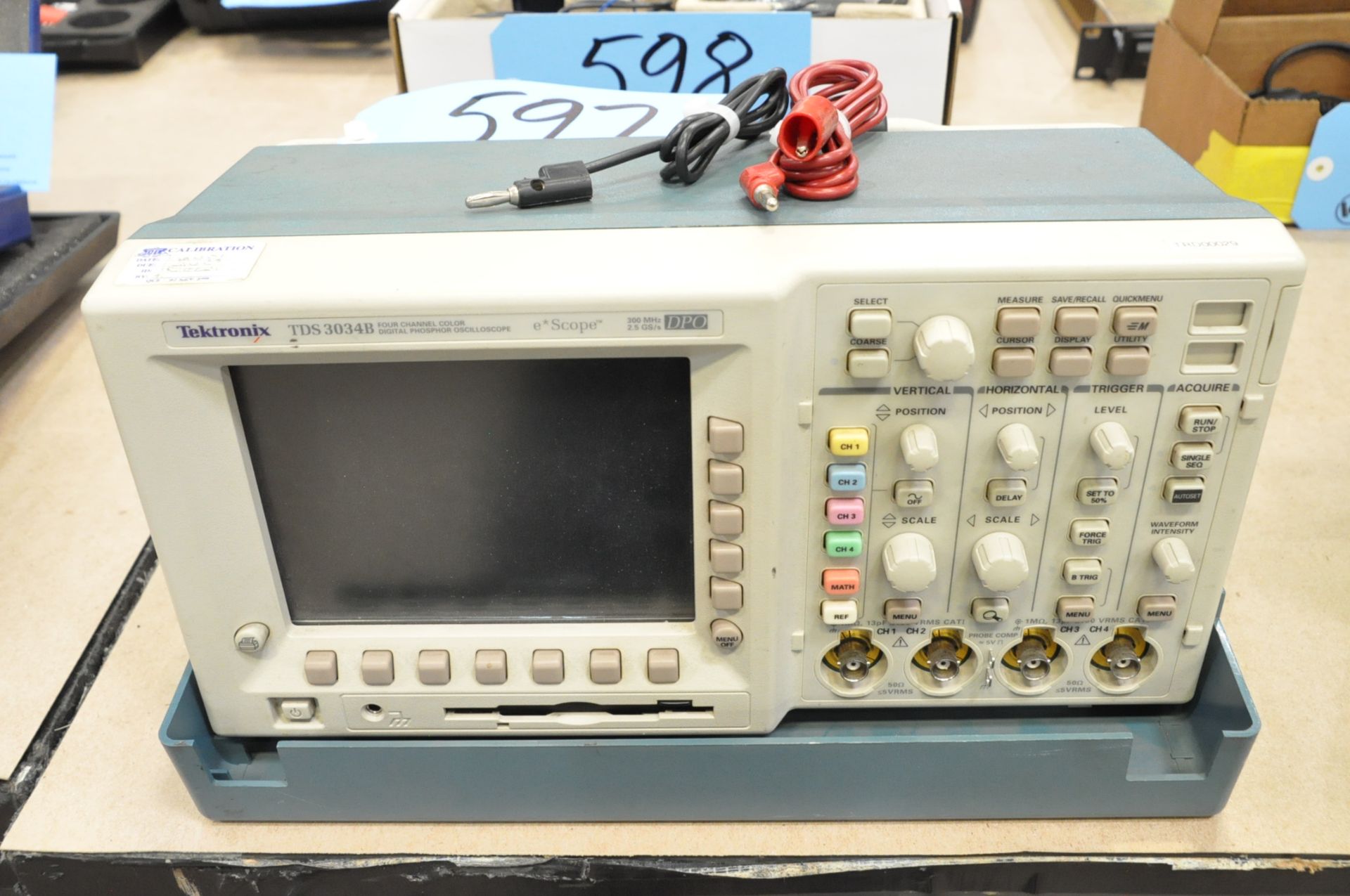 Tektronix TDS 3034B, Four Channel Color Digital Phosphor 300-MHZ Oscilloscope with Leads