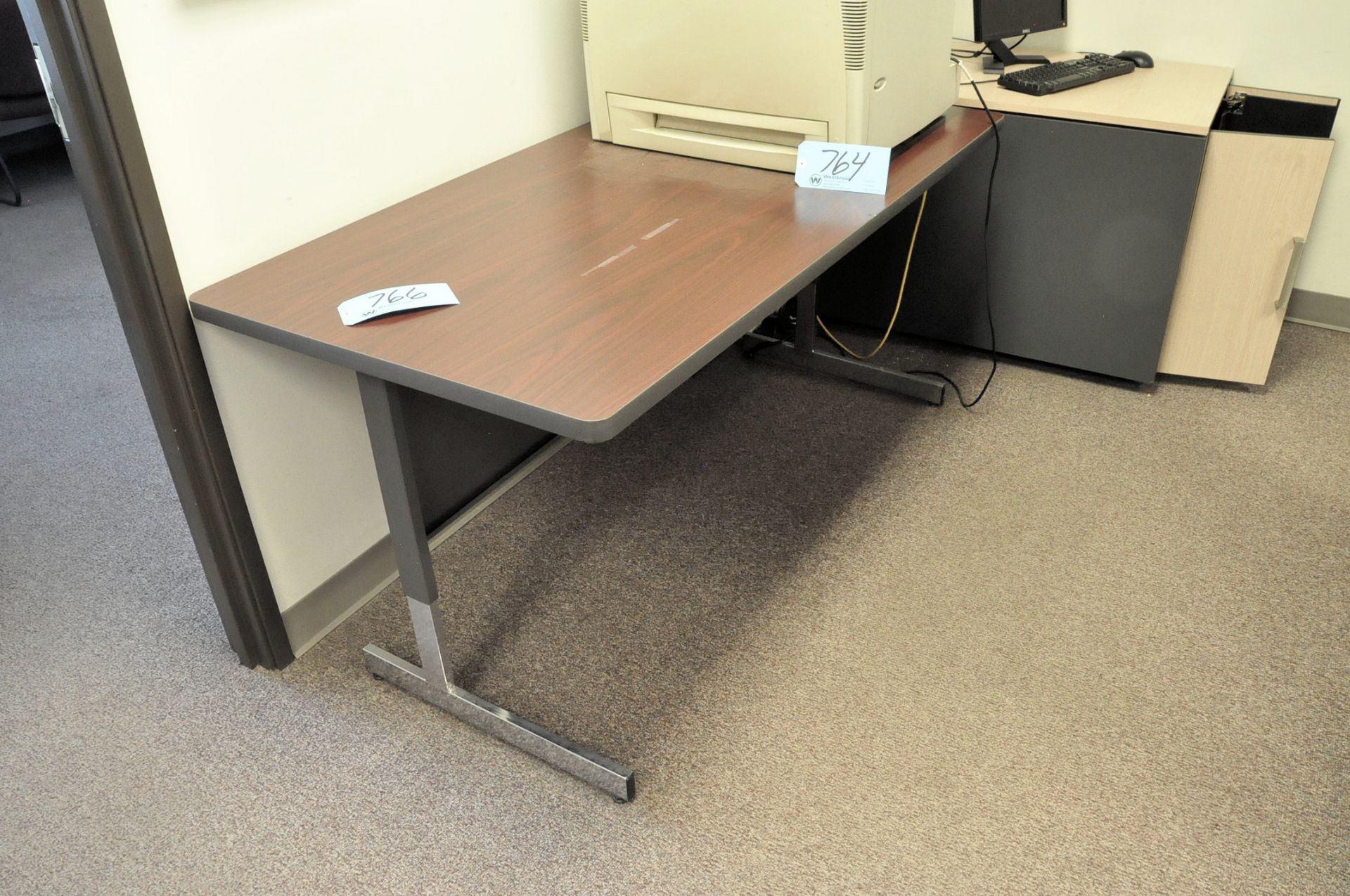 Lot-(6) Desks, (5) Chairs, (1) File Cabinet, (2) Bookcases and (1) Table in (2) Offices - Image 4 of 6