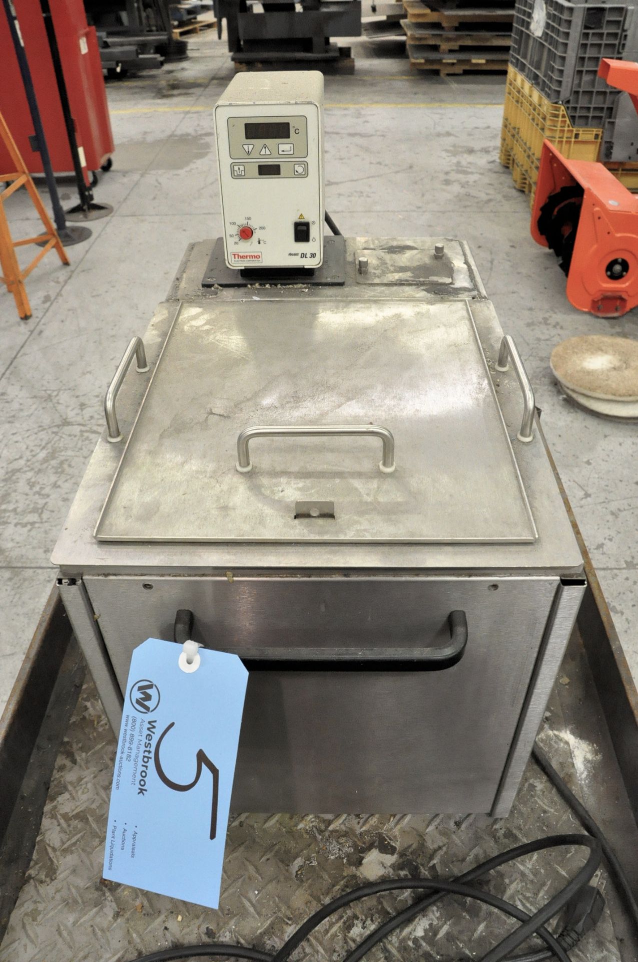 Thermo Electron Haake DL 30 Ultrasonic Parts Cleaner with Cart and Supplies - Image 2 of 3