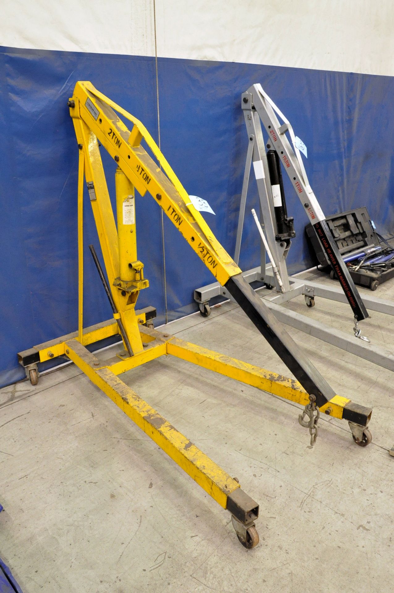 Wilmar 2-Ton Capacity Portable Gooseneck Crane, (Bldg 1)