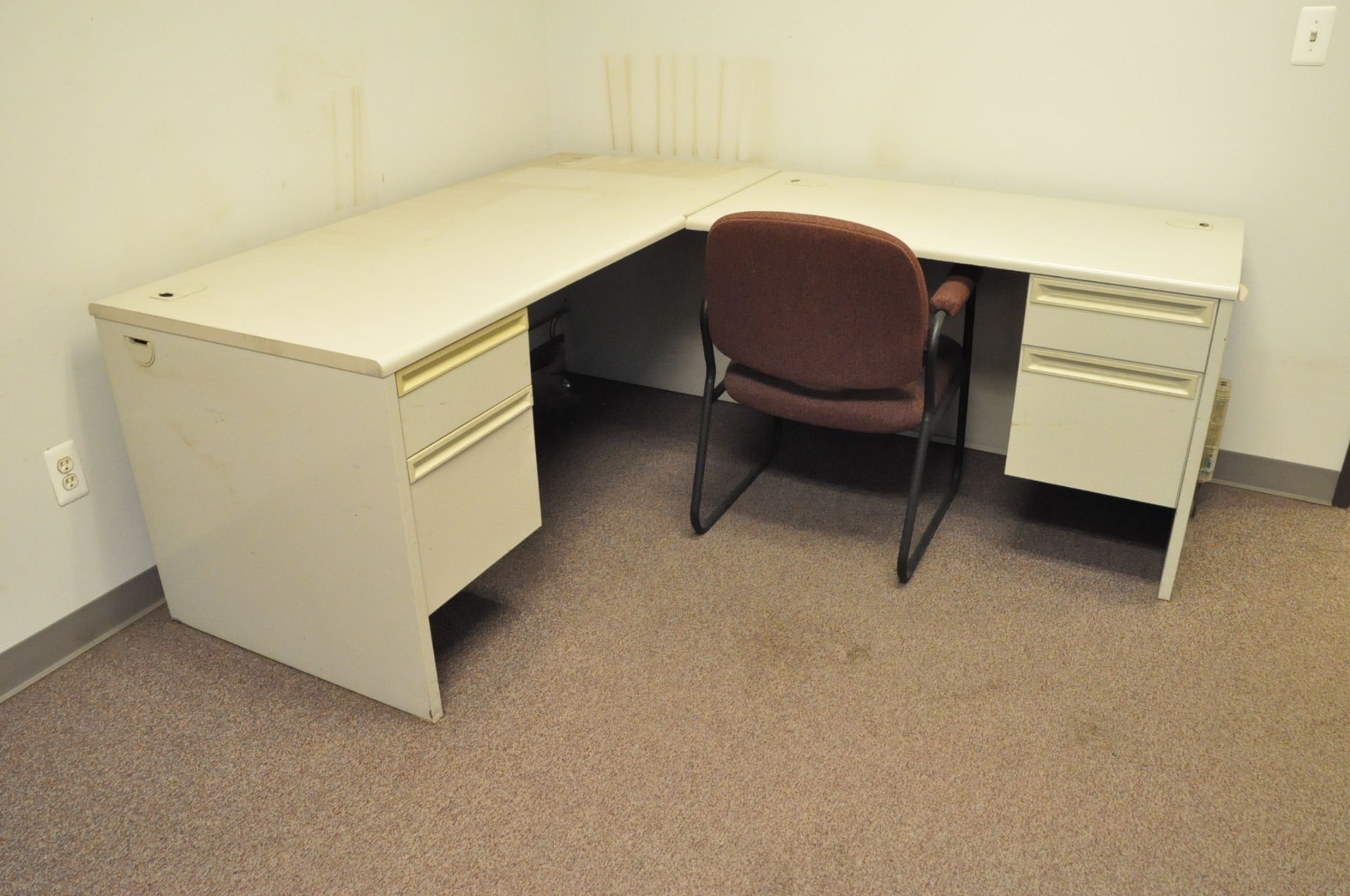 Lot-(6) Desks, (5) Chairs, (1) File Cabinet, (2) Bookcases and (1) Table in (2) Offices - Image 6 of 6