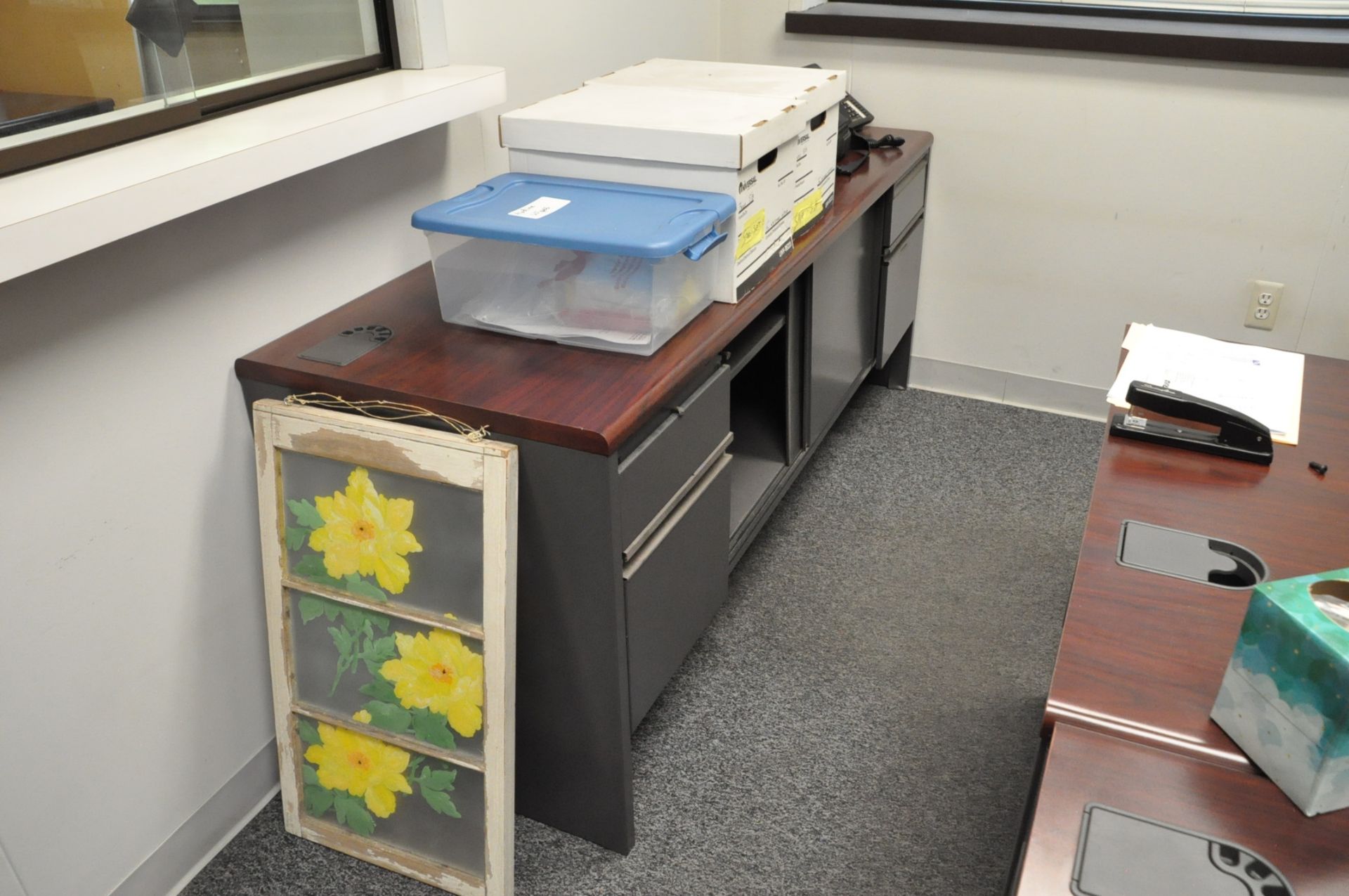 Lot-(2) Desks, (2) Chairs, (1) Credenza and (2) Bookcases in (1) Office - Image 2 of 4