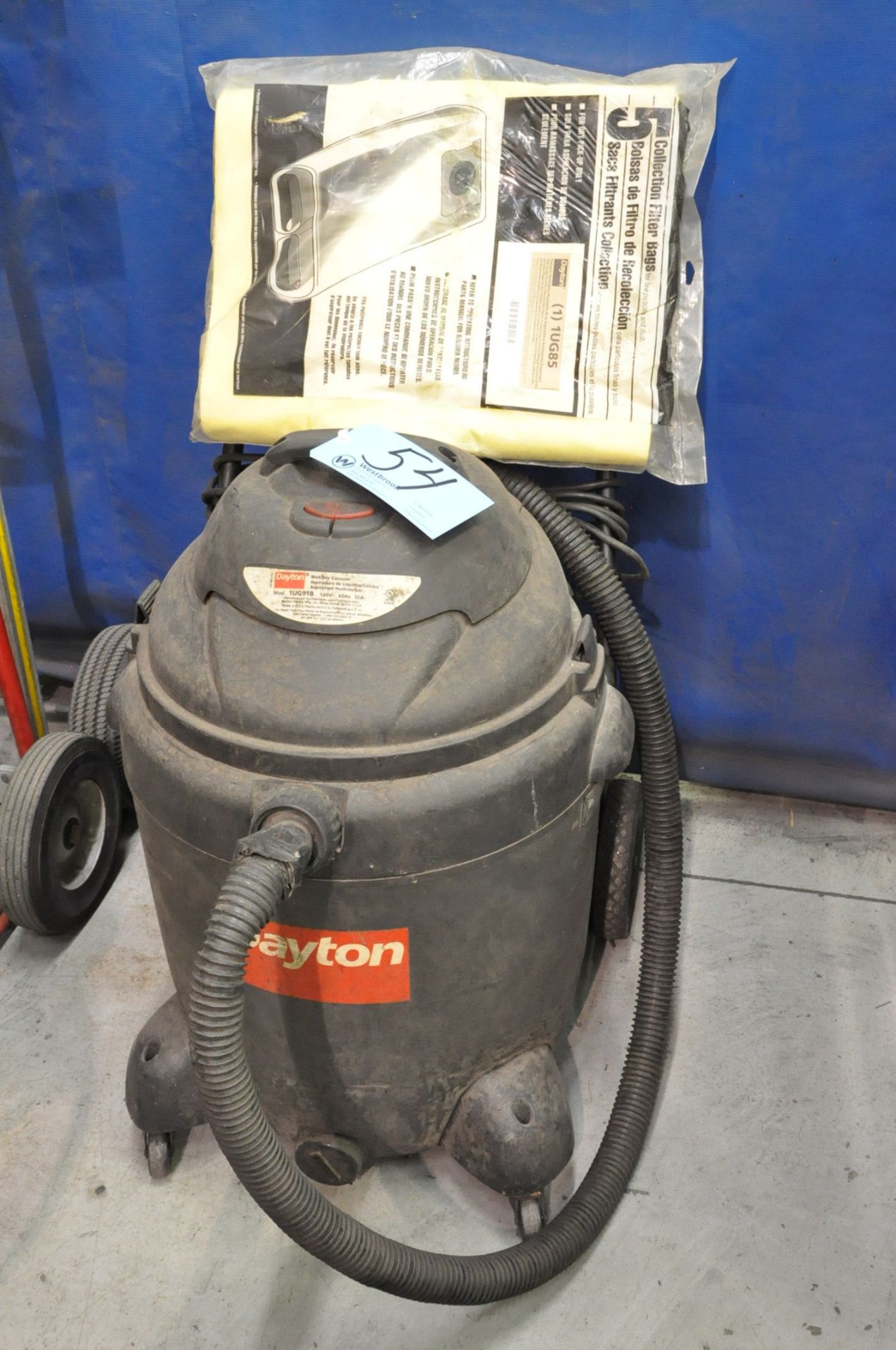 Dayton Model 1UG918, Wet/Dry Shop Vac, with Hose, (Bldg 1)