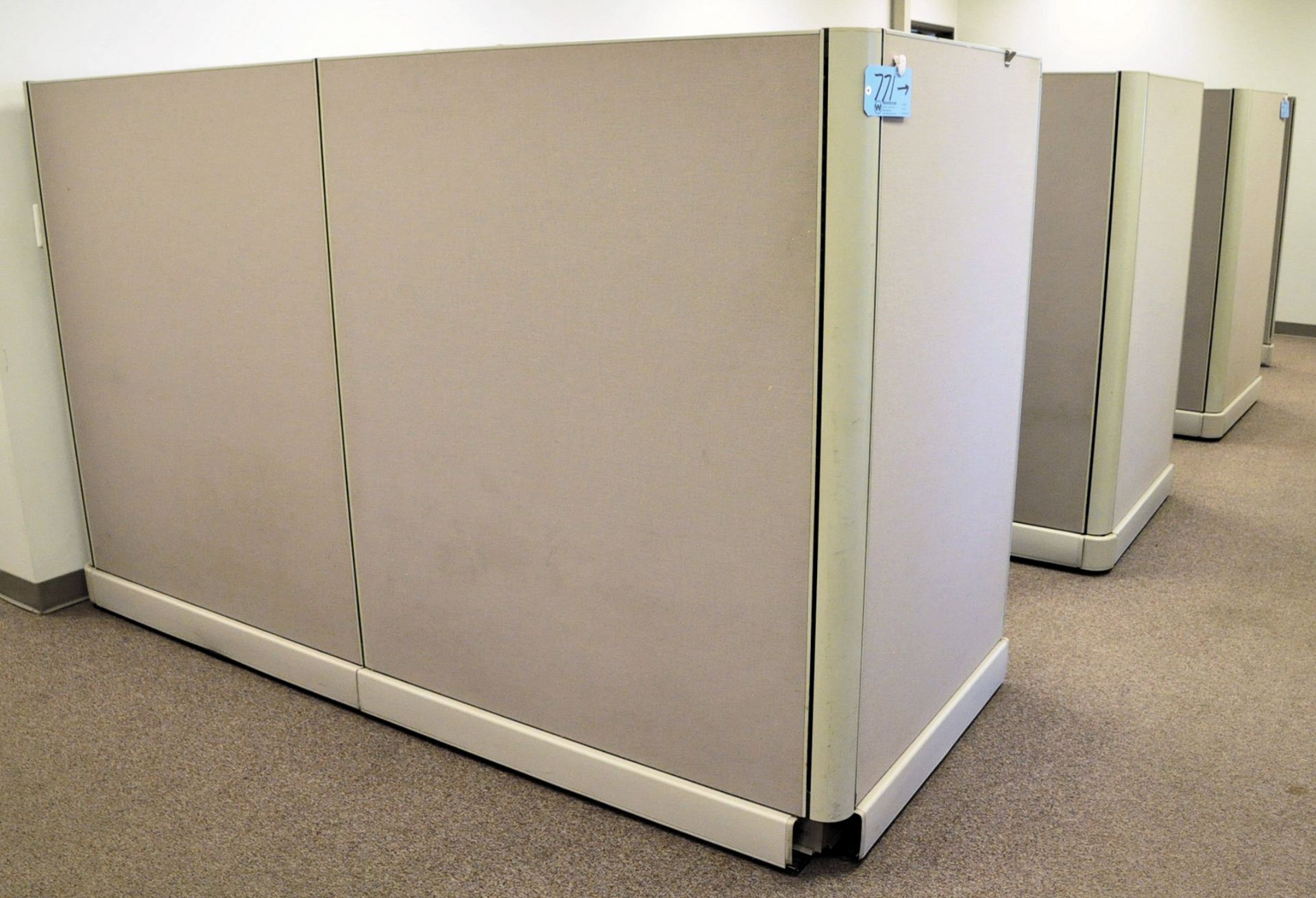 Lot-5 Station Cubicle Partition Work System, (Contents Not Included) - Image 6 of 9