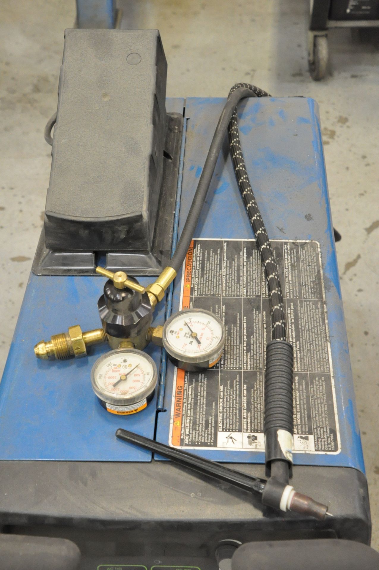 Miller Syncrowave 210, AC/DC Tig Welding Power Source with Leads, Foot Pedal, Portable (2019) - Image 2 of 4